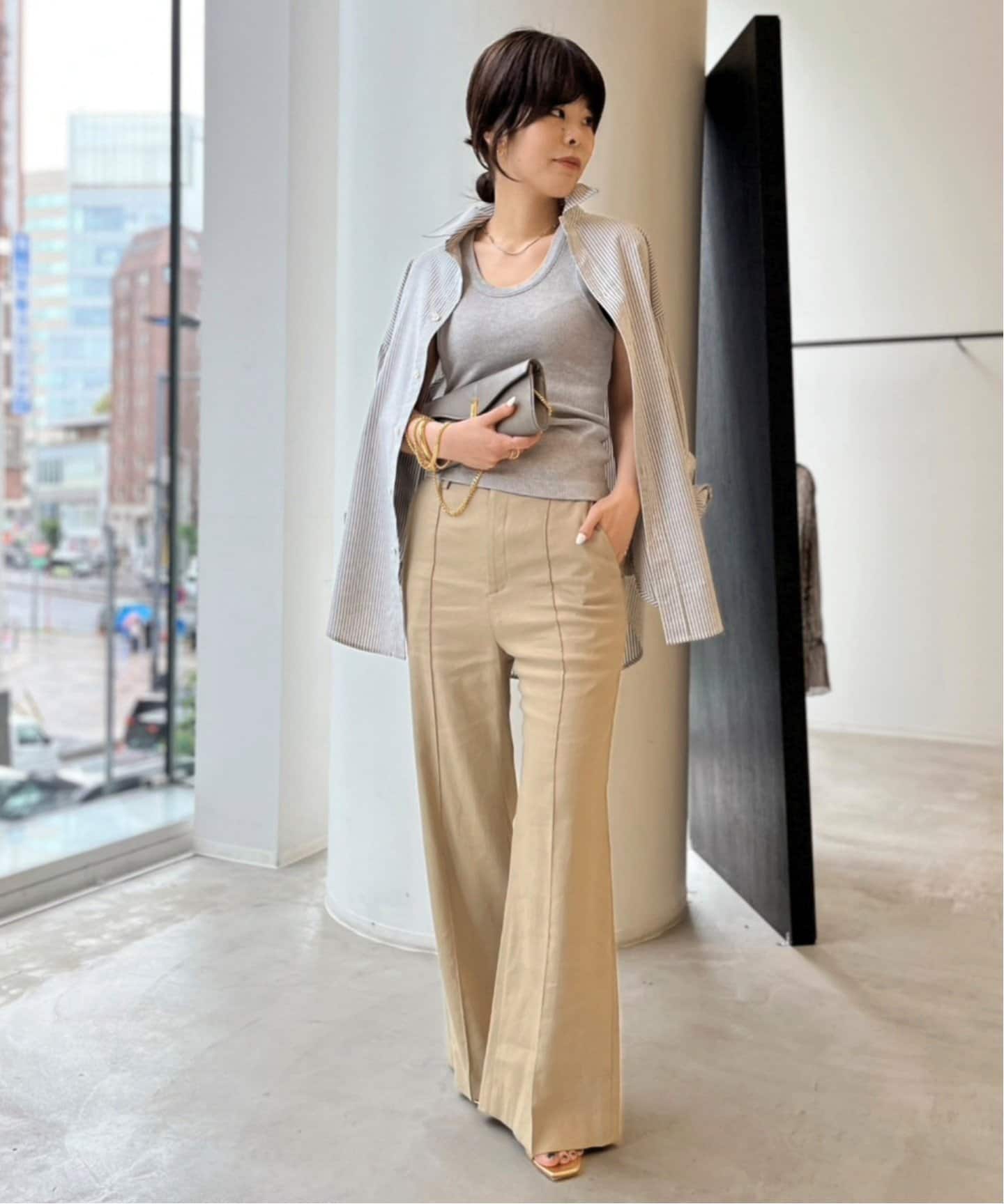 LISIERE LINEN STRETCH PANTS（スラックス）｜L'Appartement