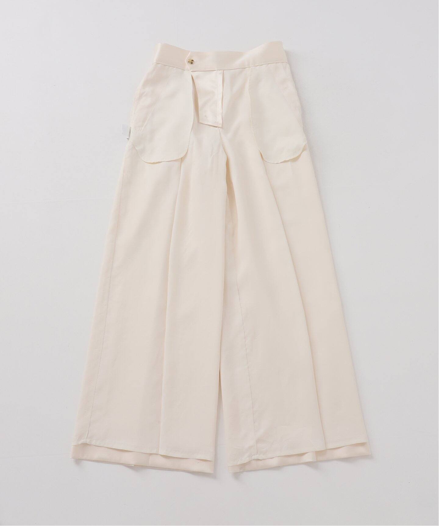 AP STUDIO タック入りワイドフレアパンツ ベージュ 34 AP STUDIO タック入りワイドフレアパンツ ベージュ 34 - メルカリ
