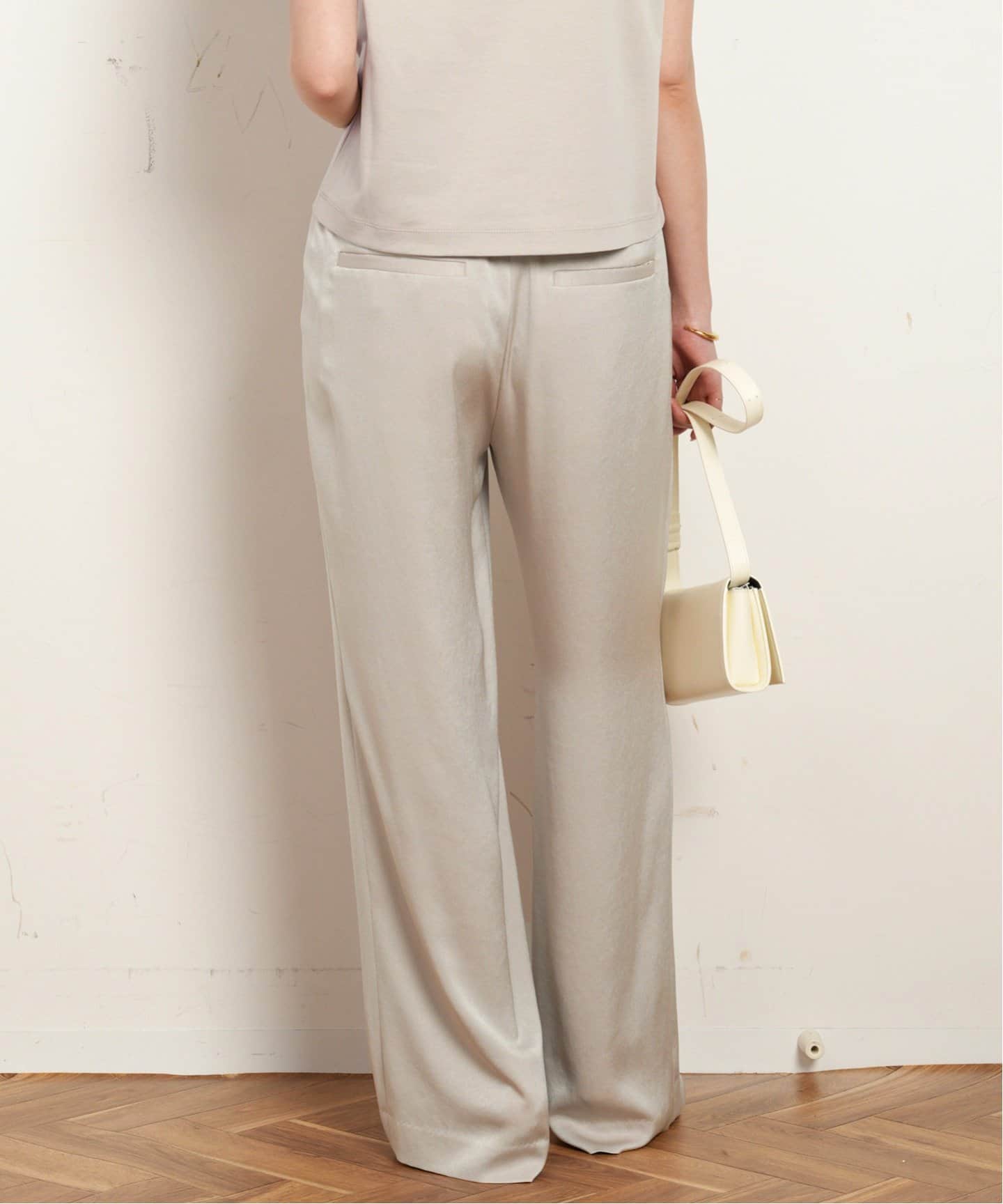 新品未使用タグ付き　AP STUDIO ライトサテンパンツ　ベージュ　38 新品未使用タグ付き AP STUDIO ライトサテンパンツ ベージュ 38 - メルカリ