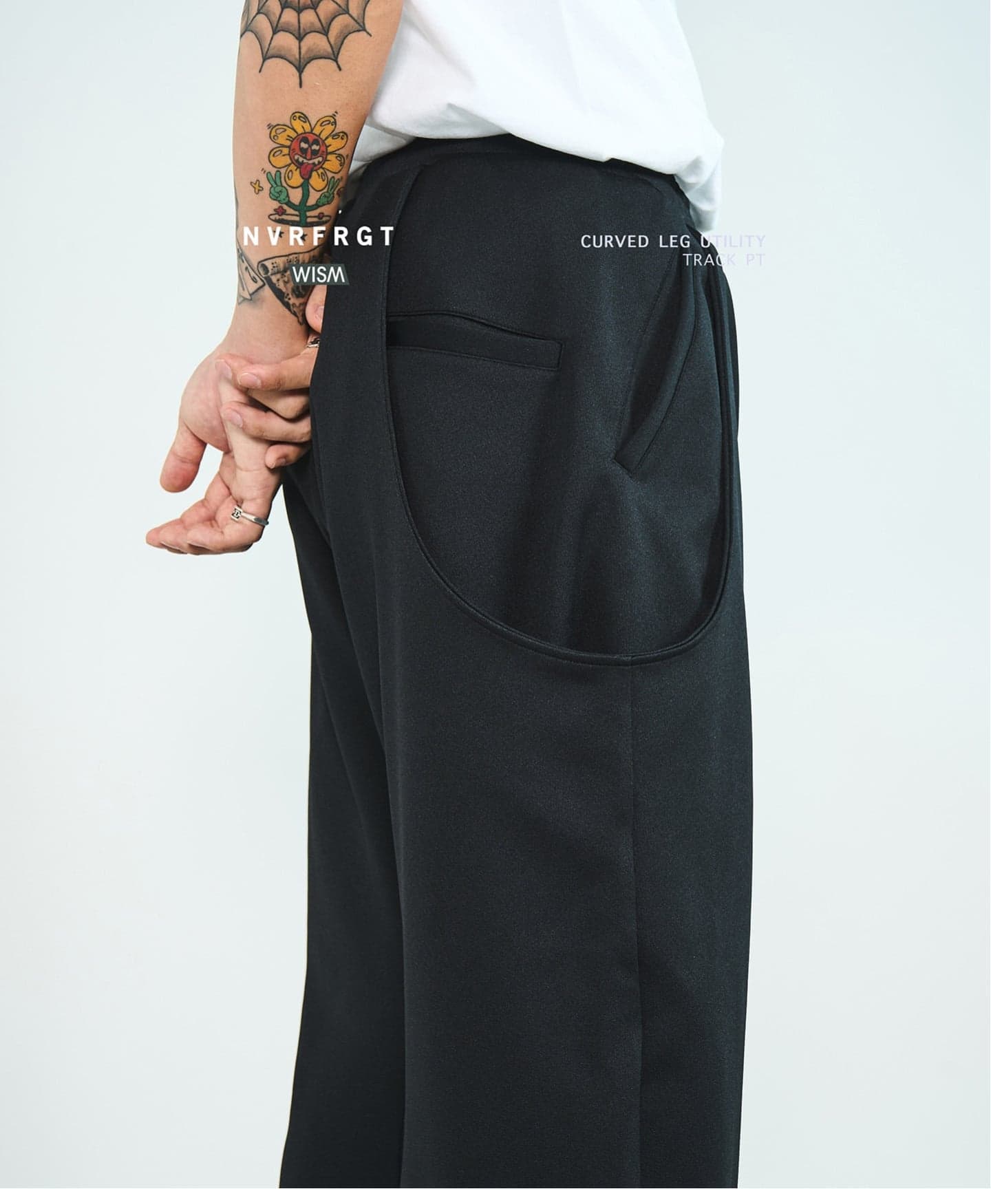 NVRFRGT × WISM別注 CURVED LEG UTILITY TRACK PT（その他パンツ