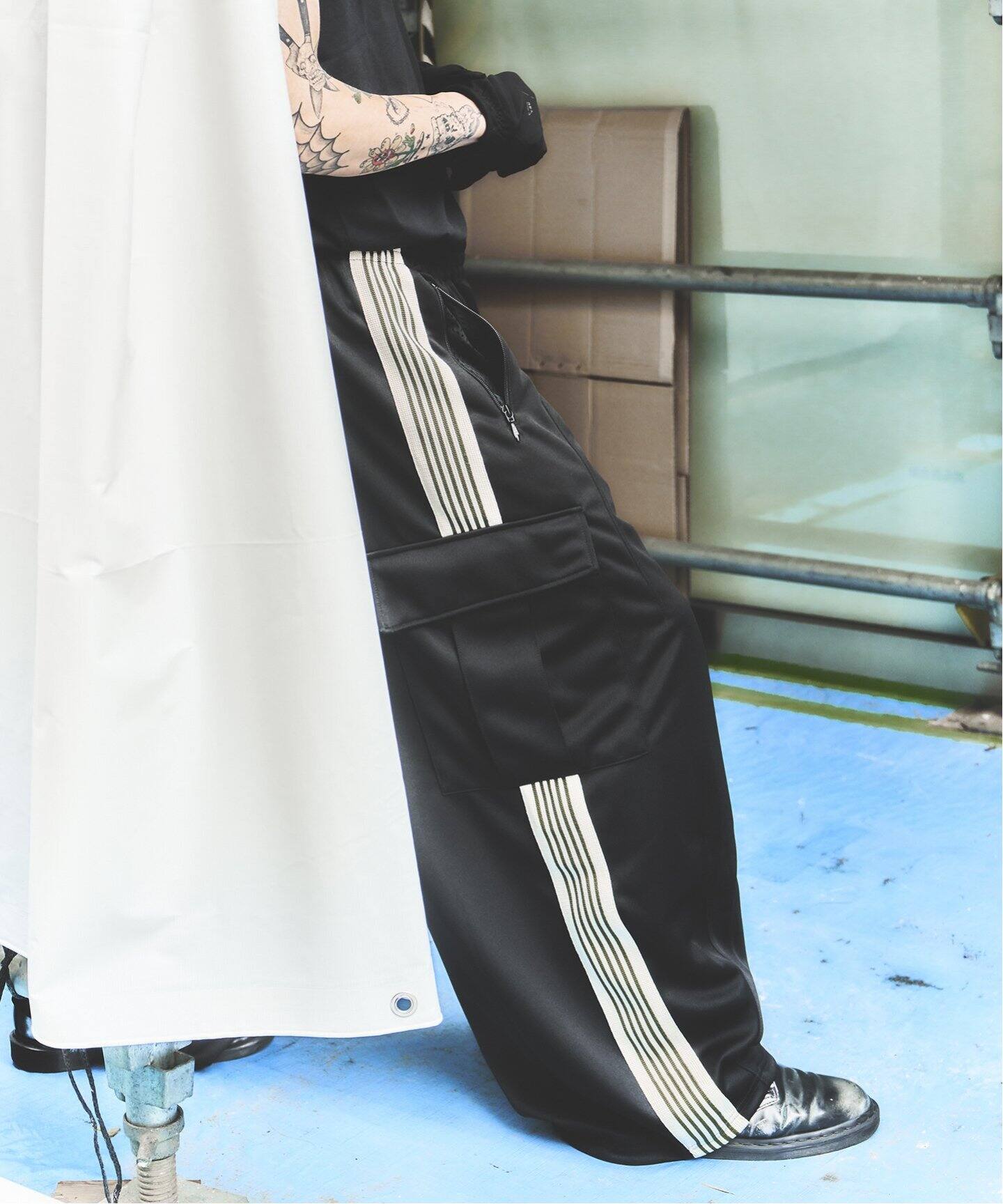 NEEDLES WISM別注 トラックパンツストレート NEEDLES × WISM別注 H.D. Track Pant - BDU（ジャージ／トラック