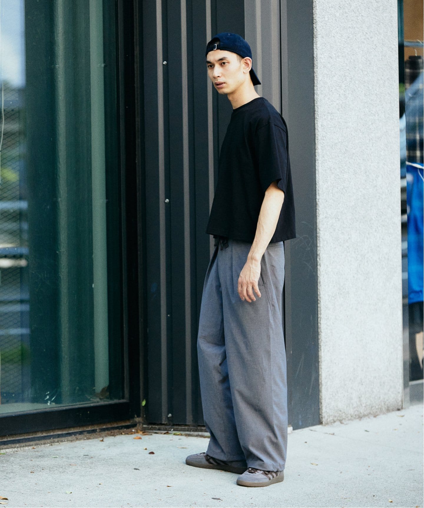 ウーリーノライト ツイスト オーバー パンツ（スラックス