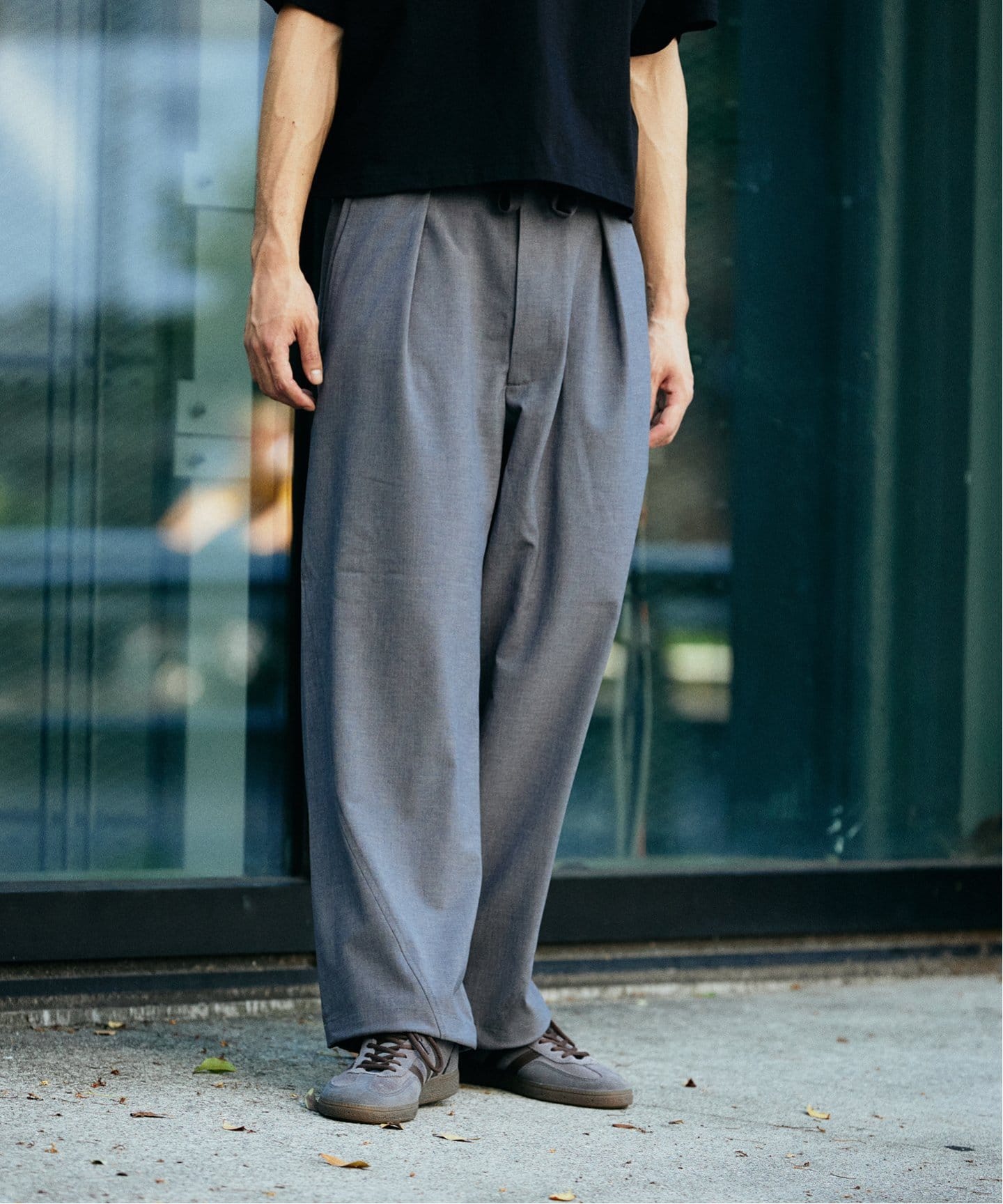 ウーリーノライト ツイスト オーバー パンツ（スラックス）｜JOURNAL