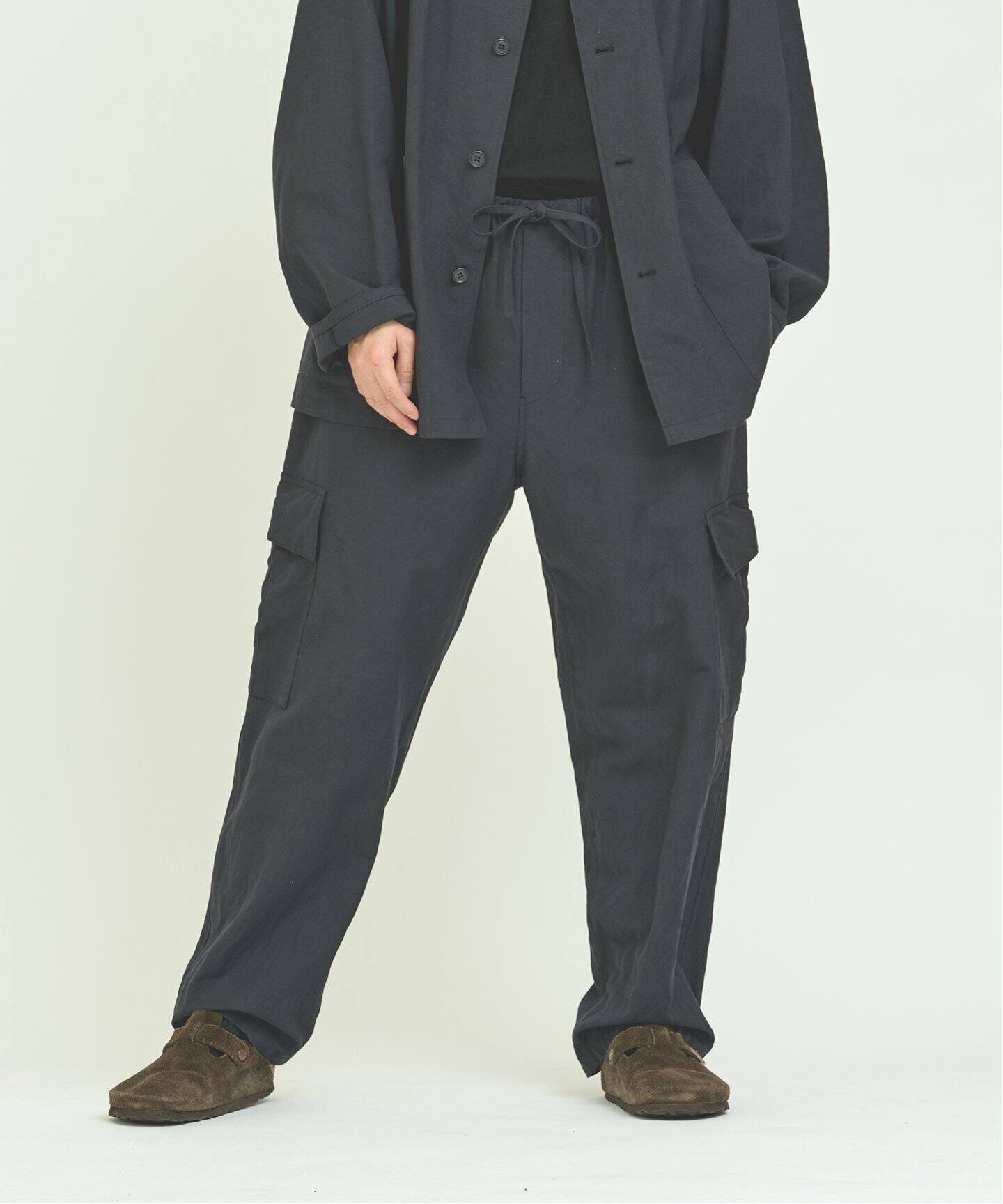 パンツ Fine wool cargo ツイルワイド カーゴパンツ（55-02PG30-204）｜パープル