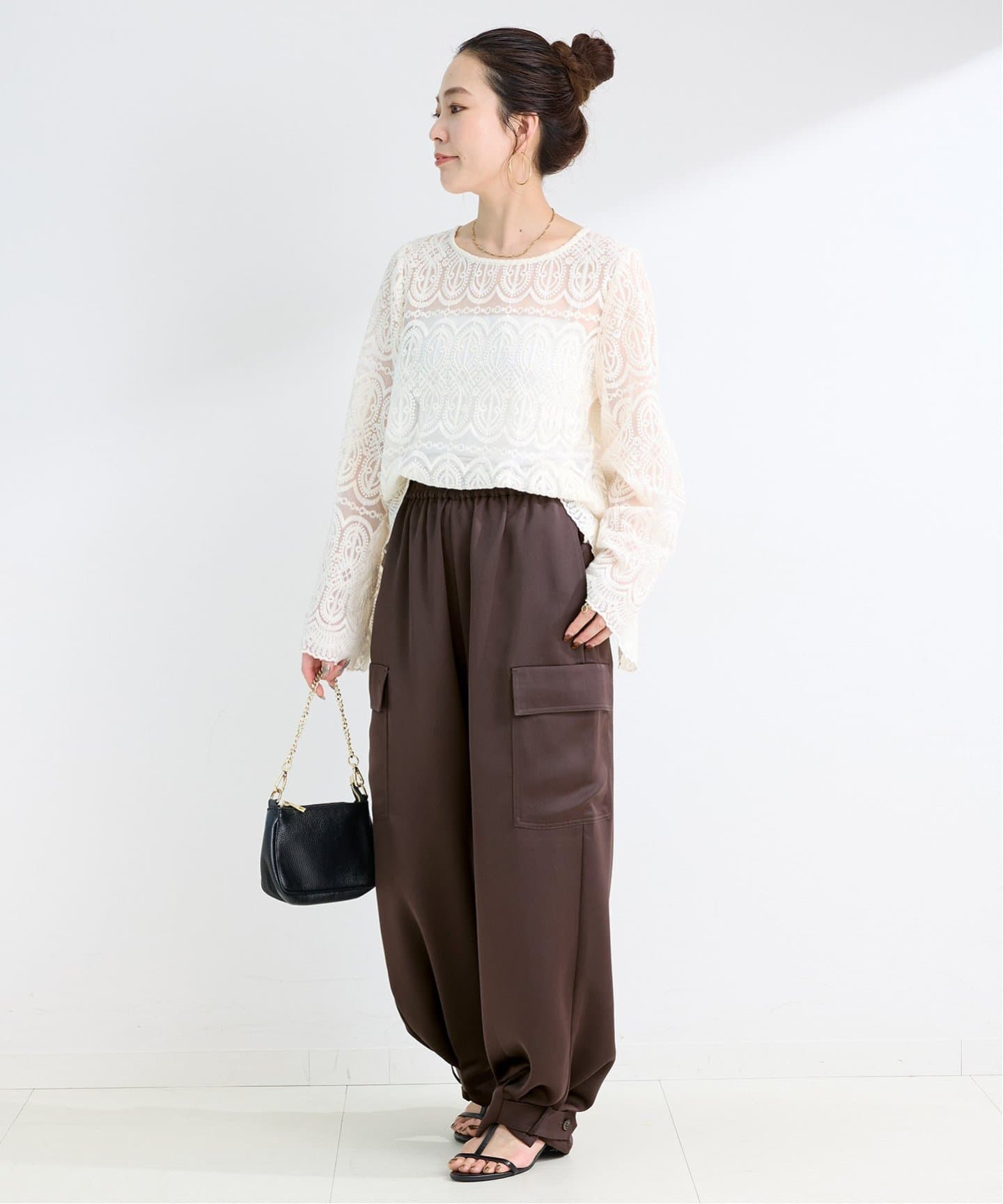 新品 リラクシーサテンワークパンツ 白 黒 ピンクベージュ PUBLUX パンツ PUBLUX/パブリュクス ライン入サテンパンツ 限定