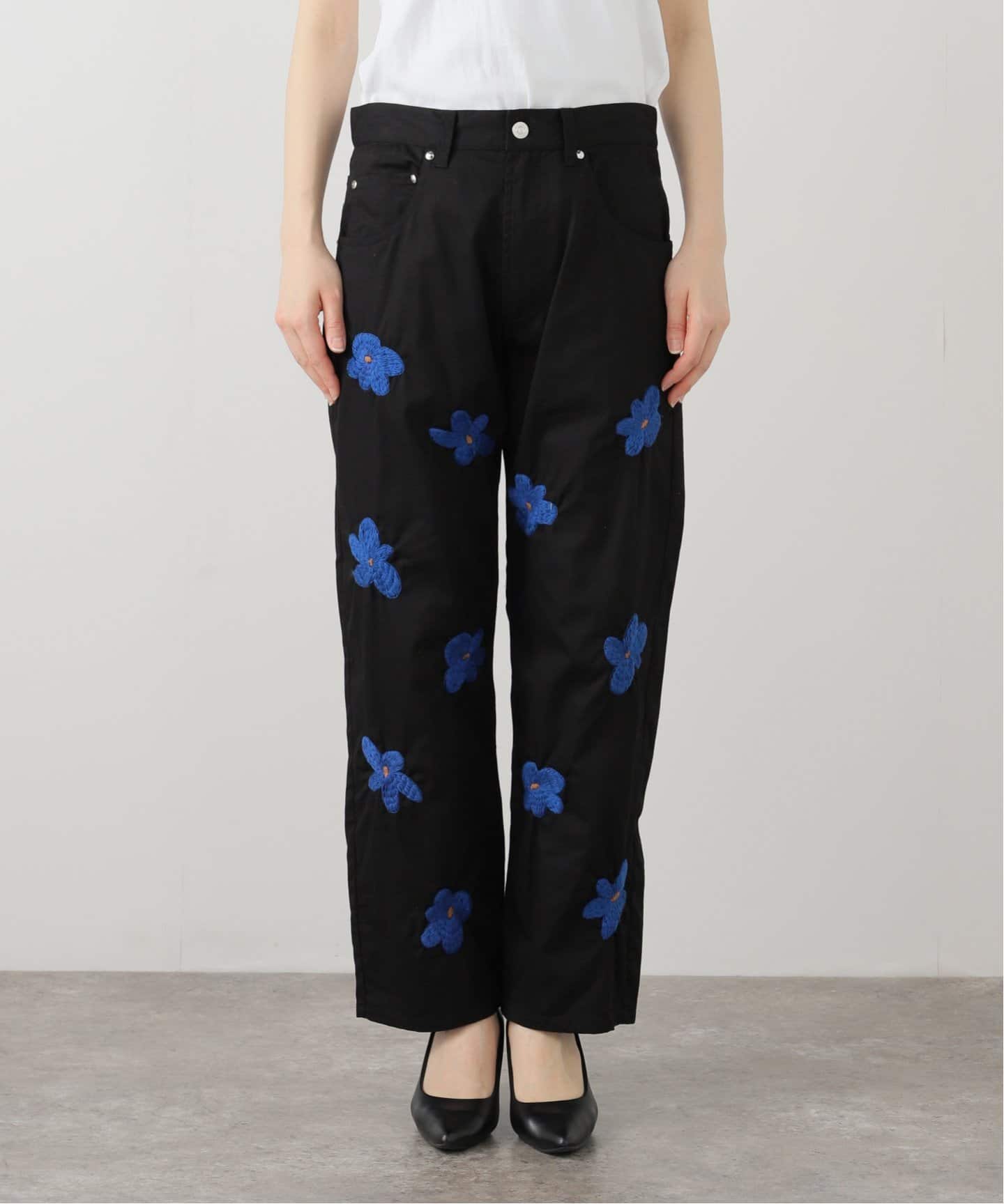 NOMARHYTHM TEXTILE】Floral Hand Embroidery Pants（チノパンツ