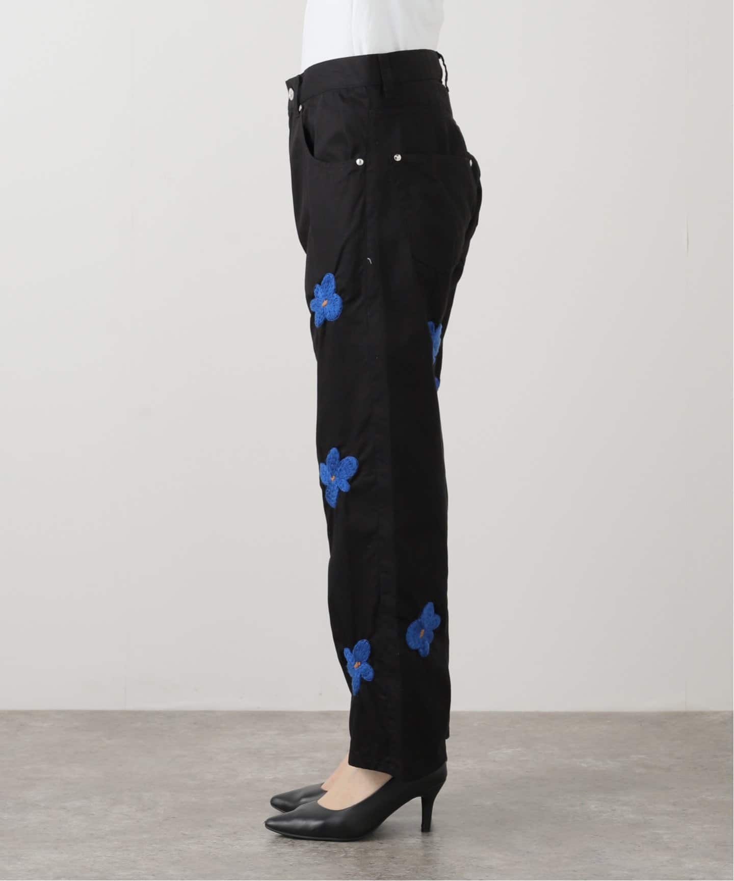 NOMARHYTHM TEXTILE】Floral Hand Embroidery Pants（チノパンツ