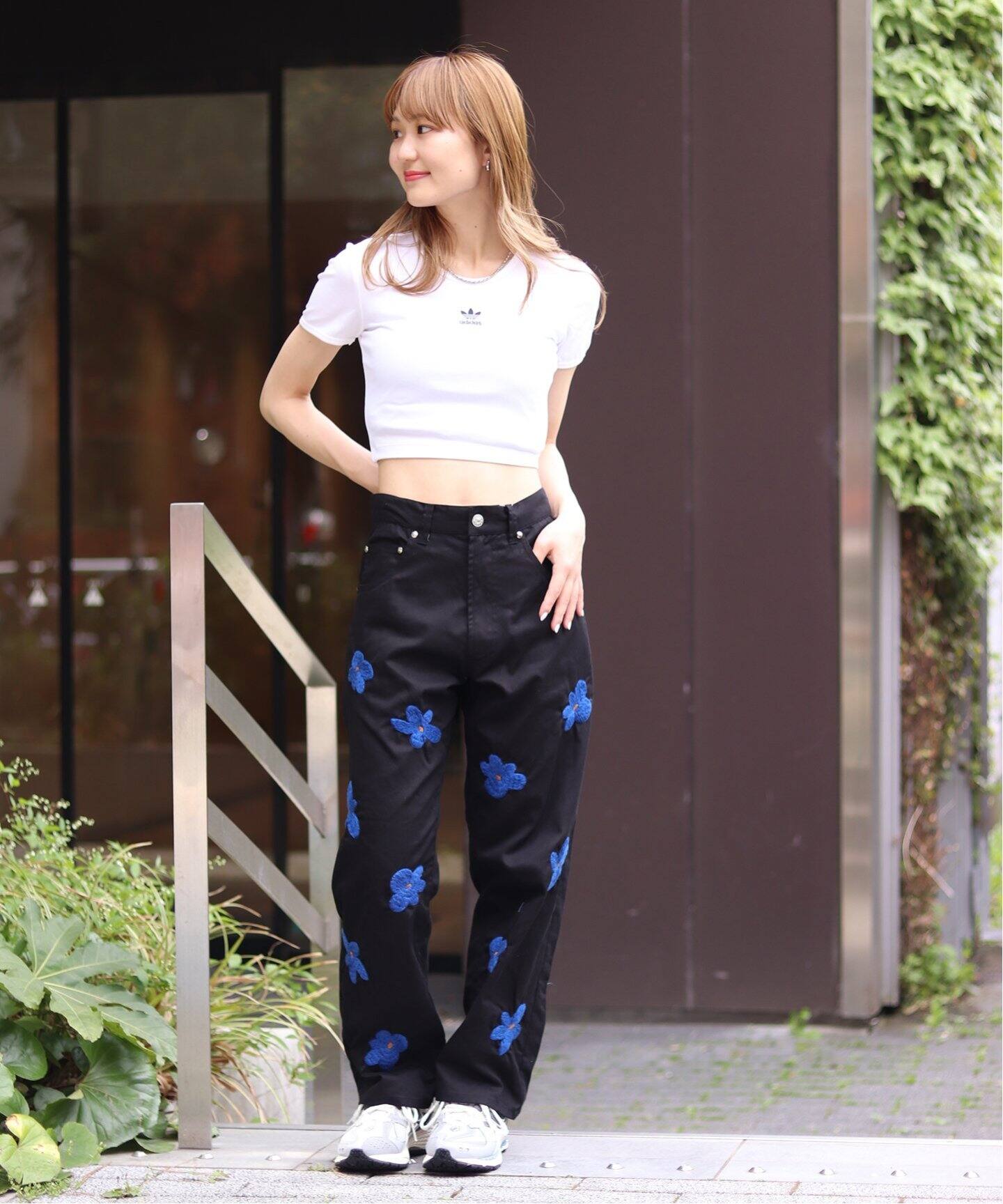 NOMARHYTHM TEXTILE】Floral Hand Embroidery Pants（チノパンツ