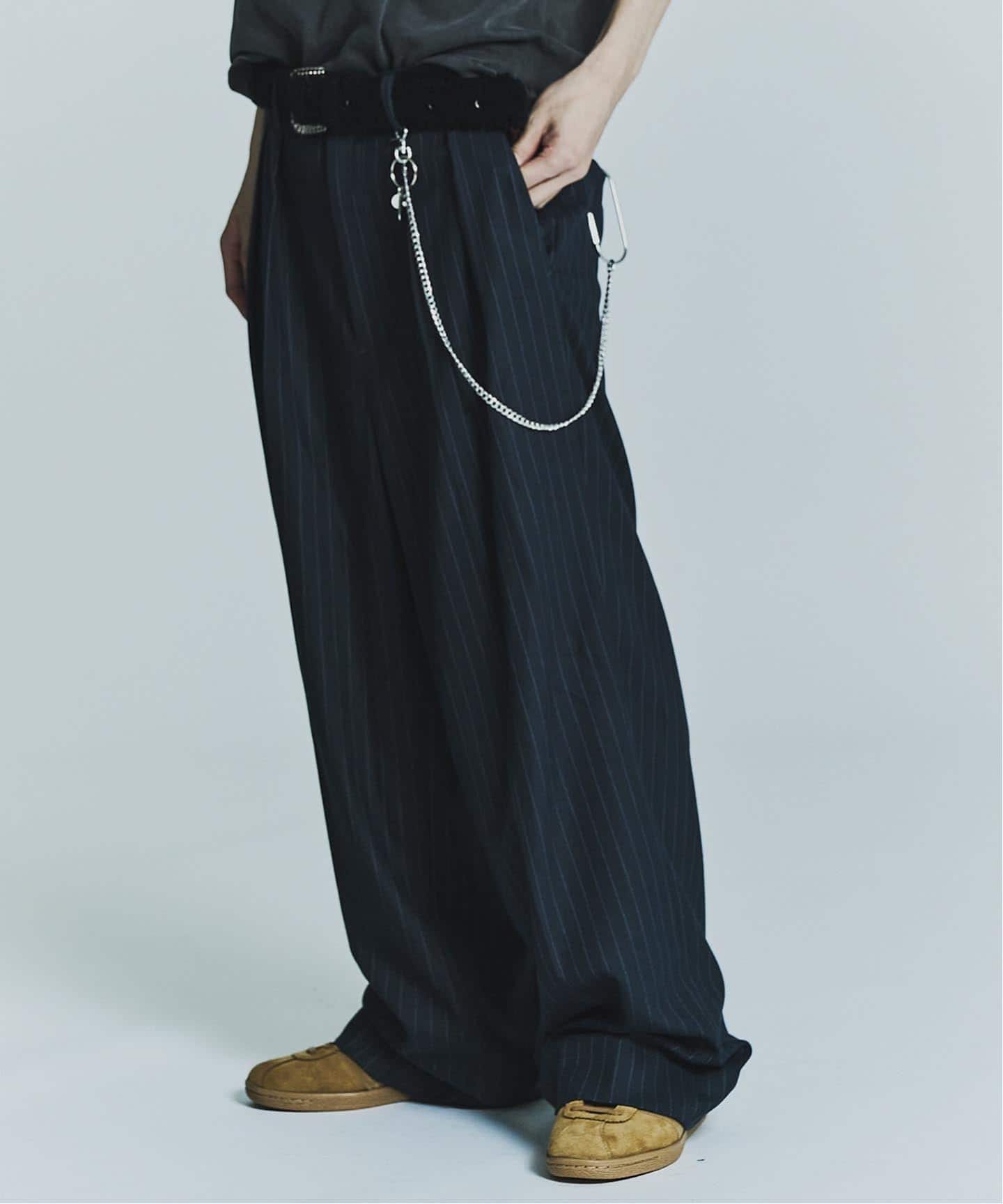 ワイドタック ストライプ トラウザーズ / Wide Tuck Stripe Trousers