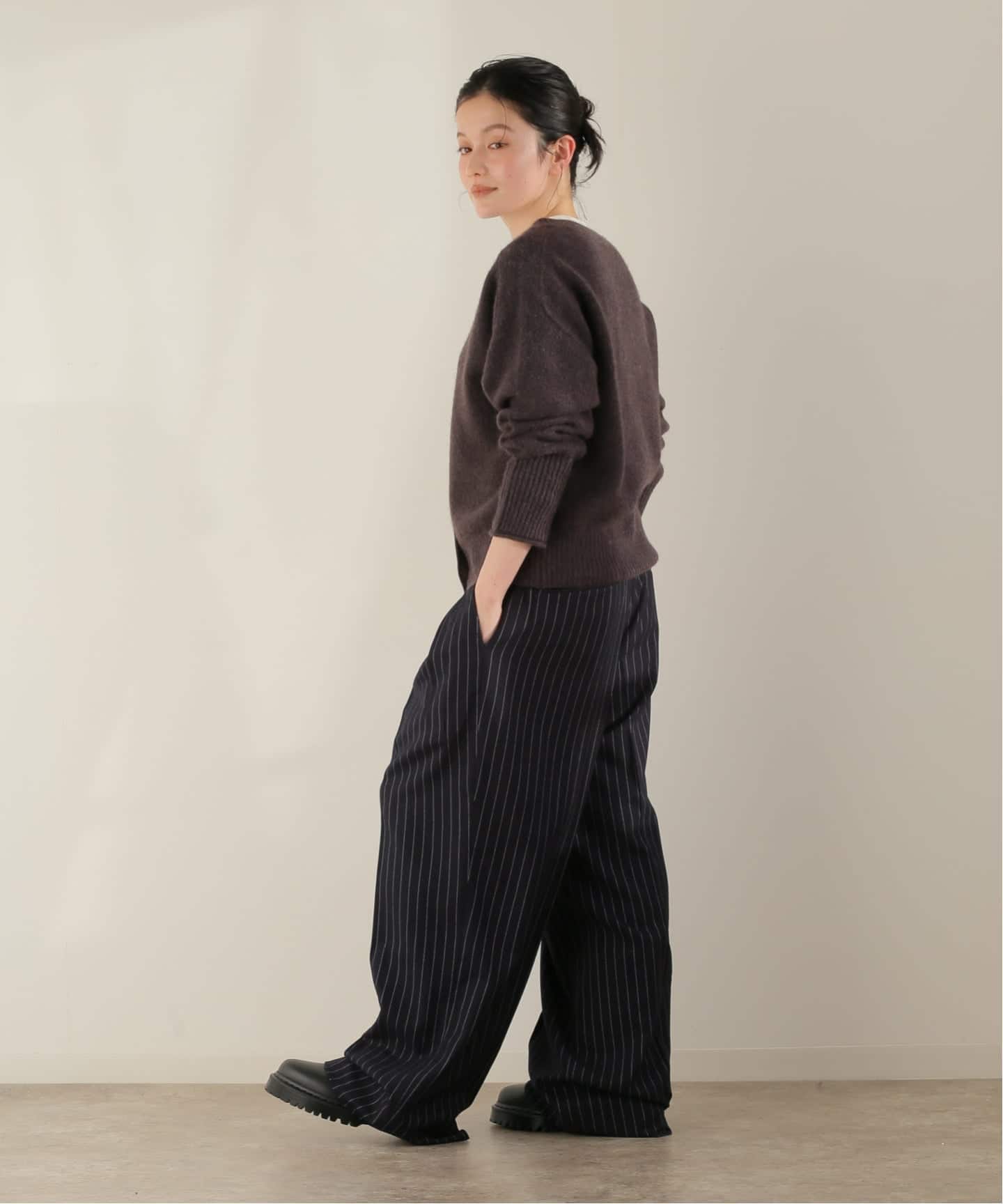 ワイドタック ストライプ トラウザーズ / Wide Tuck Stripe Trousers