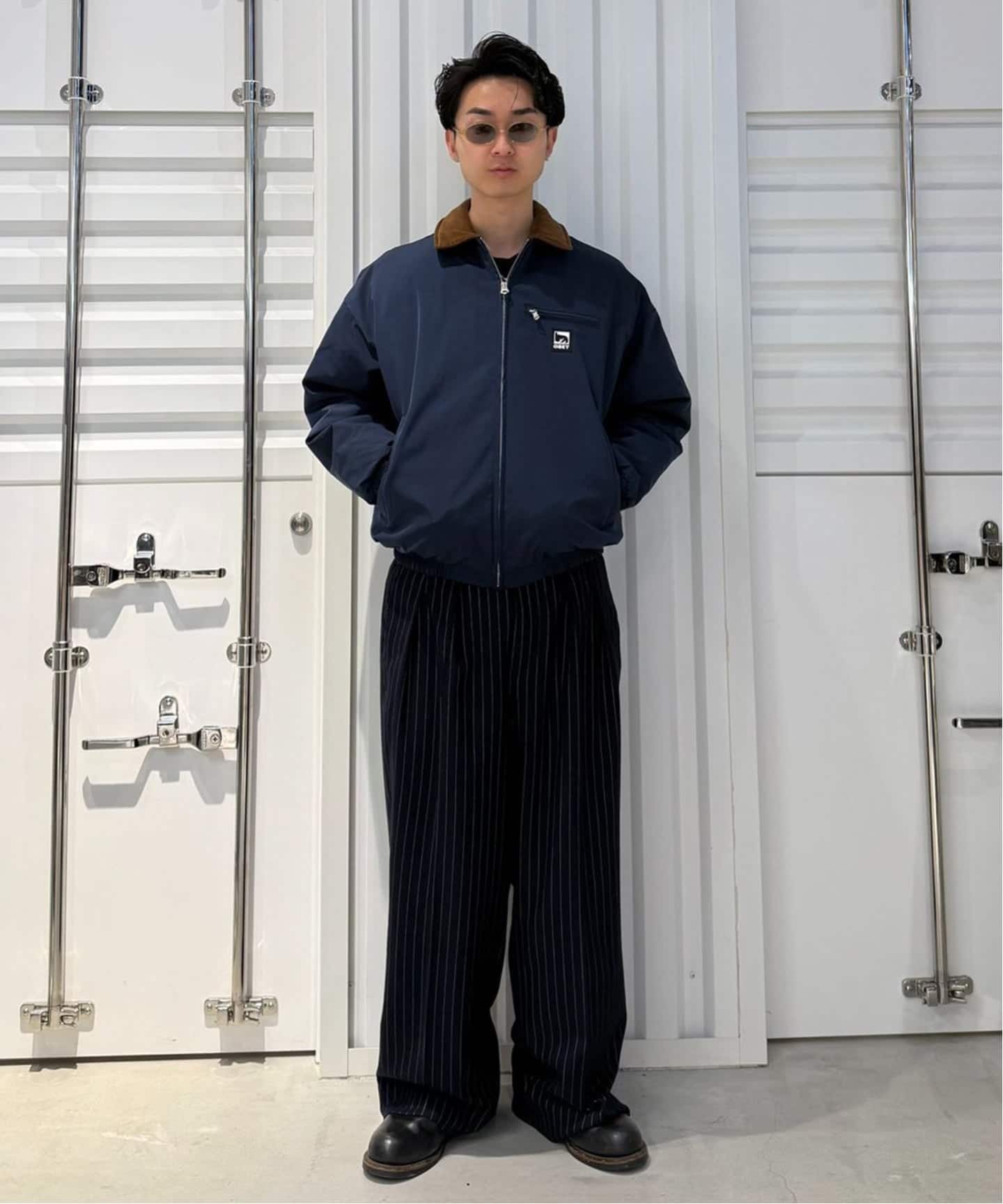 ワイドタック ストライプ トラウザーズ / Wide Tuck Stripe Trousers
