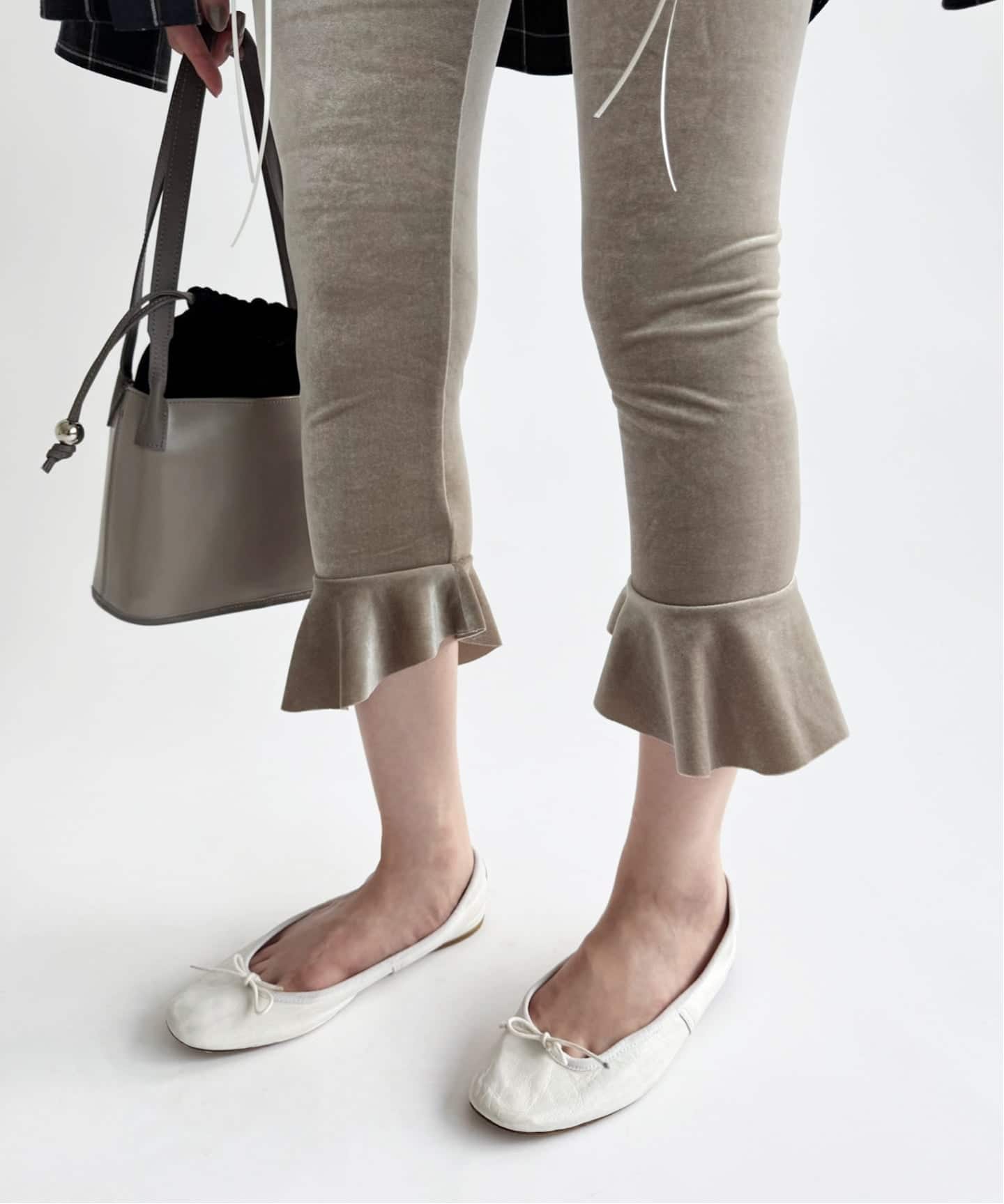 SIMONE WILD/シモーネ ワイルド】VELVET VOLANT CAPRI（スラックス