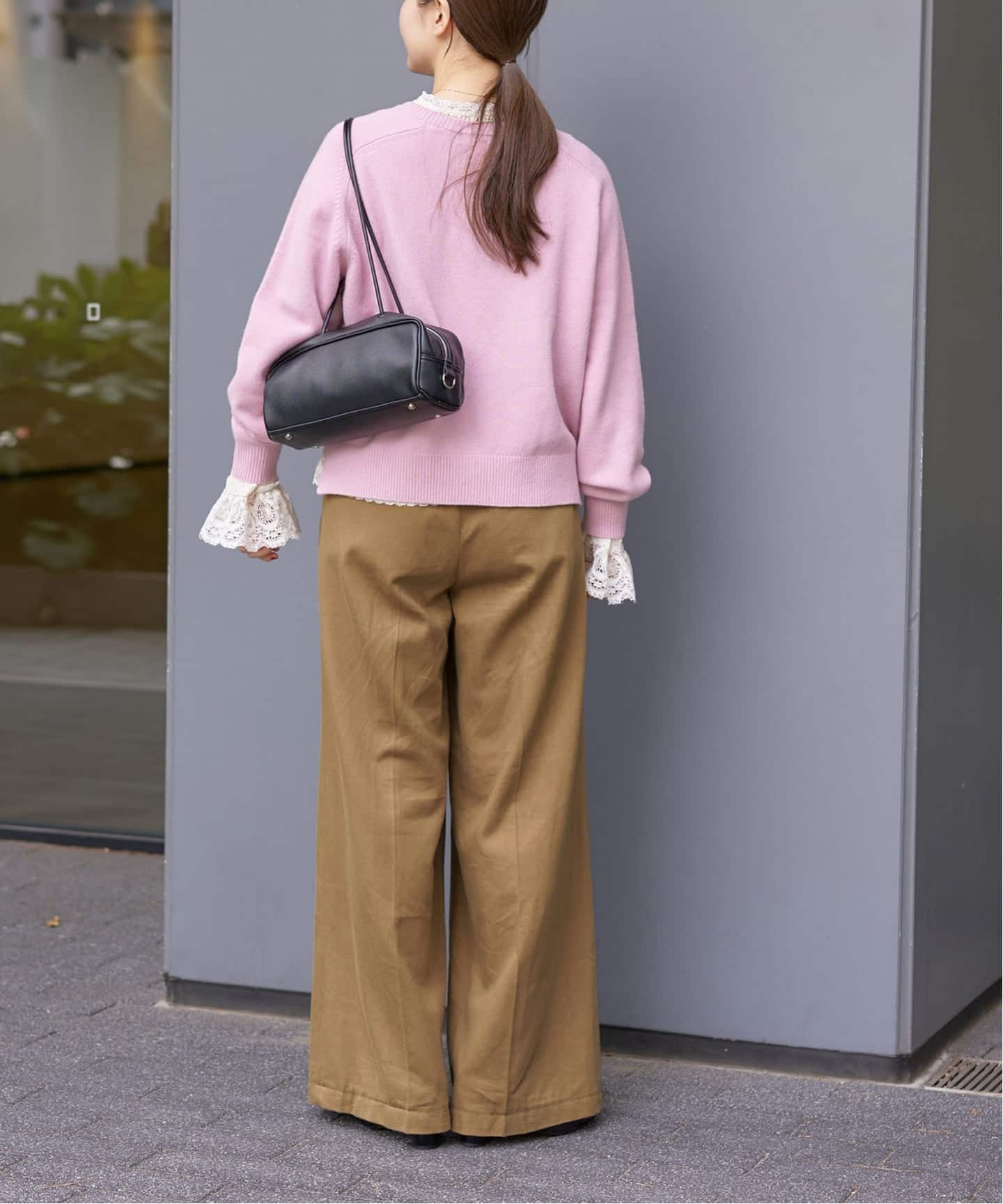 シルキーチノワイドレッグスラックス（チノパンツ）｜IENA（イエナ）の