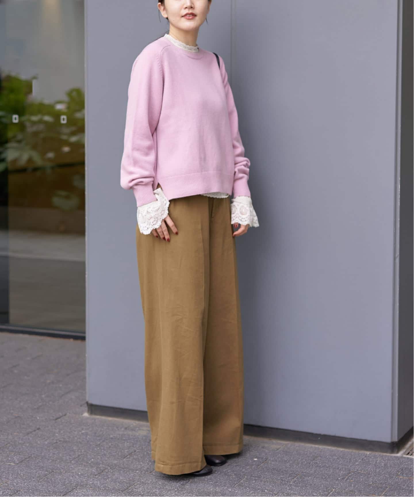 シルキーチノワイドレッグスラックス（チノパンツ）｜IENA（イエナ）の