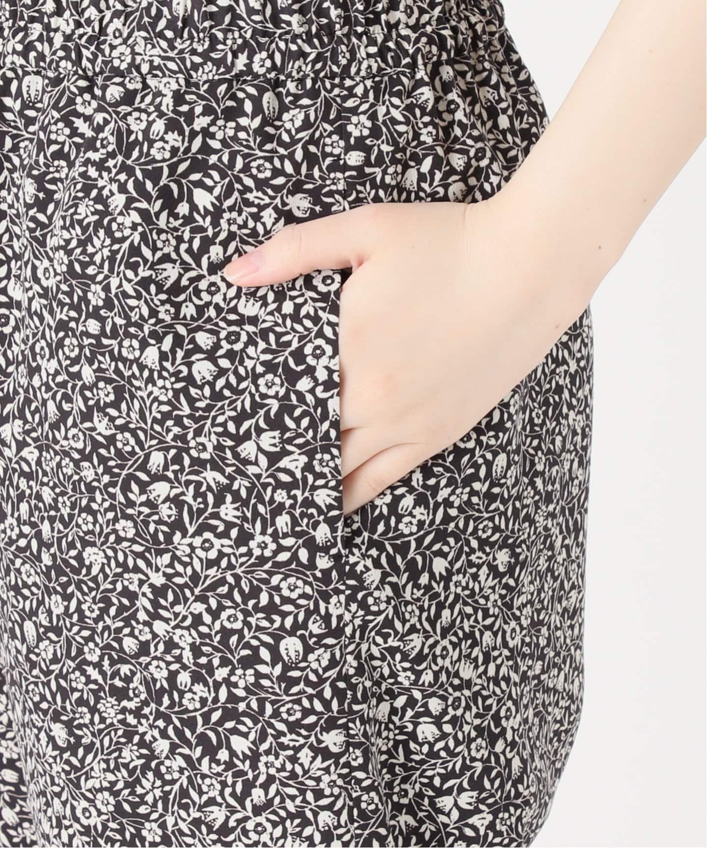 【新品】IENA イエナ　MONOボタニーパンツ　花柄パンツ　38 MONOボタニーパンツ（その他パンツ）｜IENA（イエナ）の通販