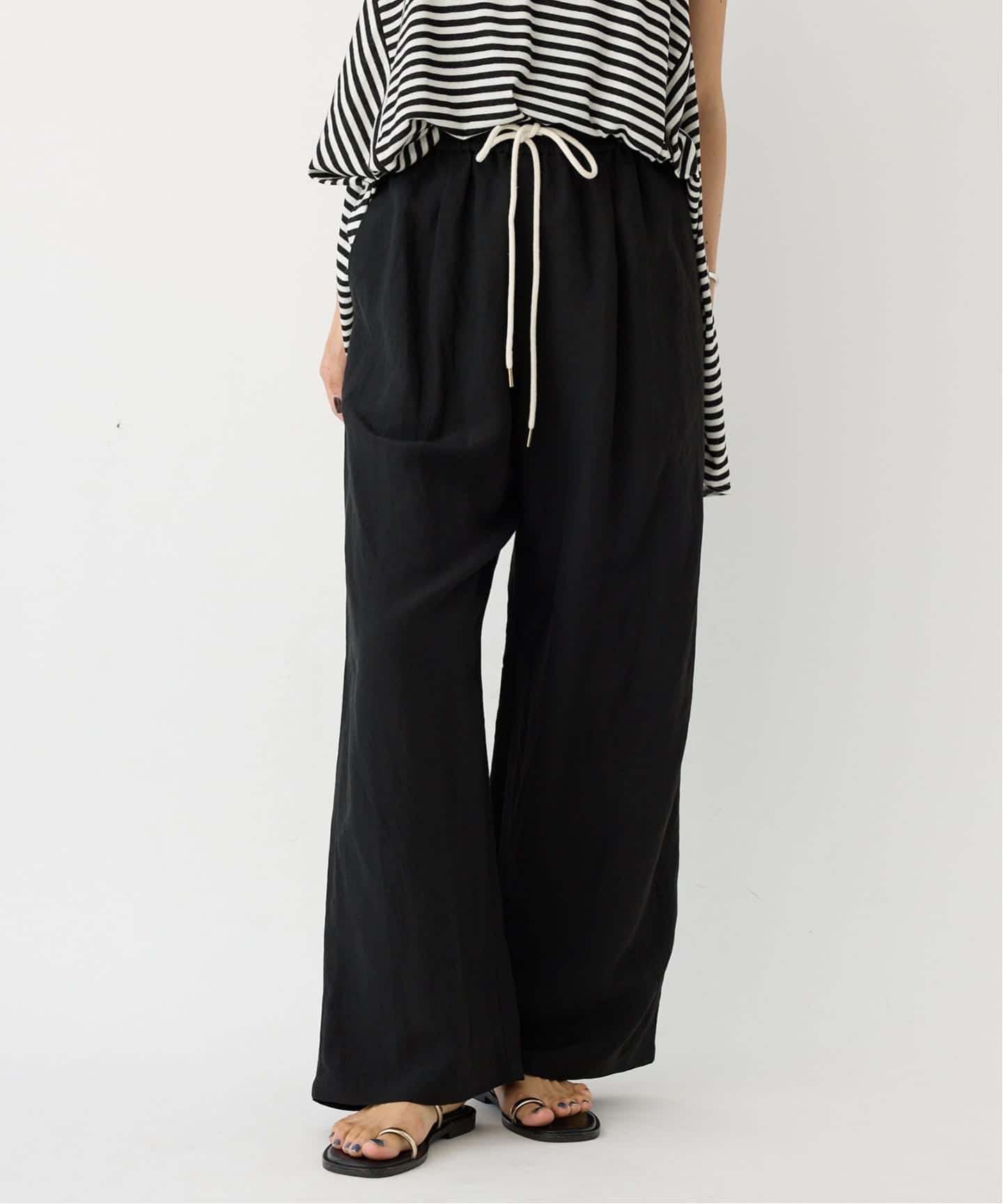 【新品タグ付き】スローブイエナ　レーヨンリネン イージーパンツ　ホワイト☆ SLOBE IENA（スローブイエナ）の「レーヨンリネン イージー