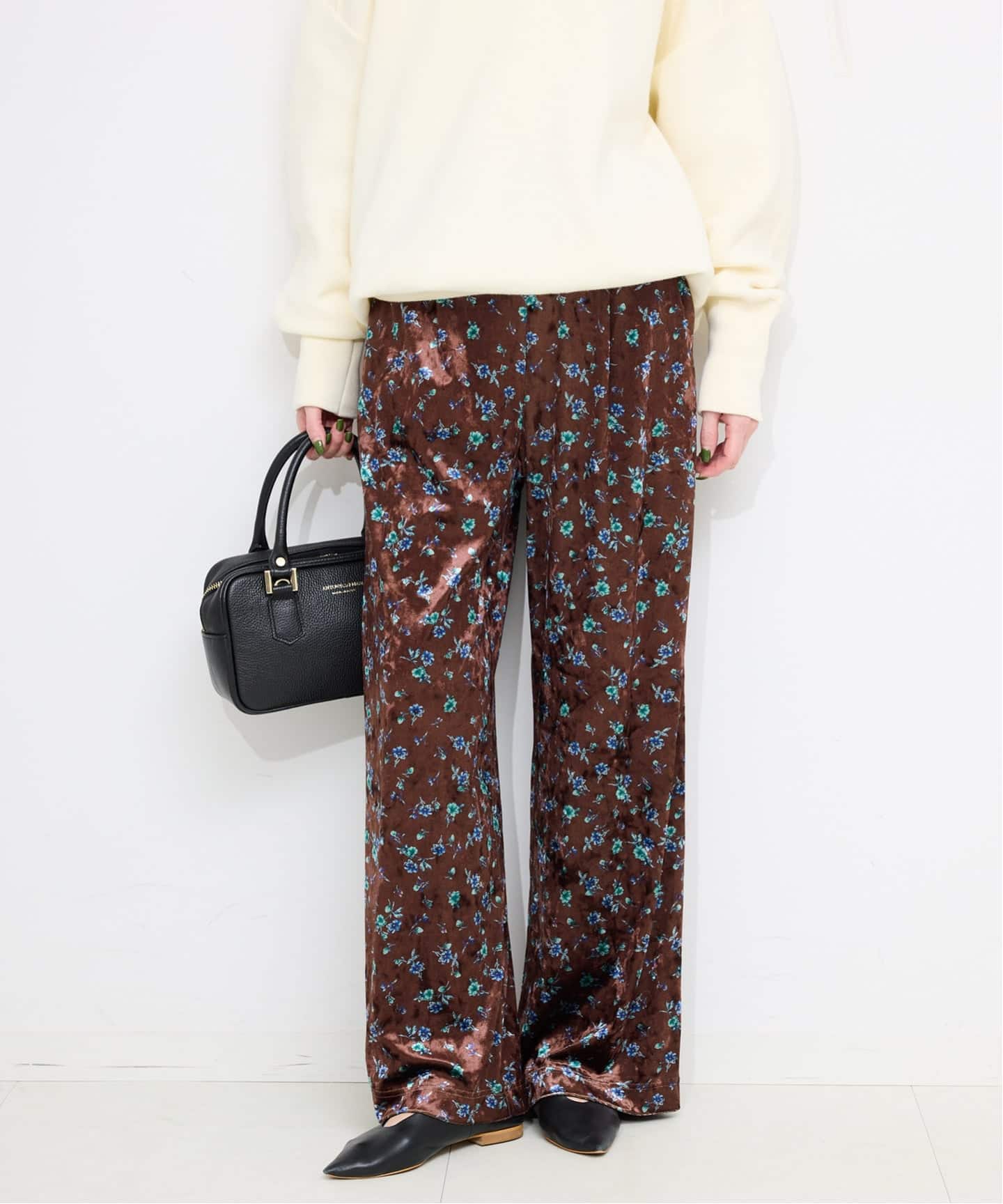 ベロアストレートイージーパンツ（その他パンツ）｜SLOBE IENA