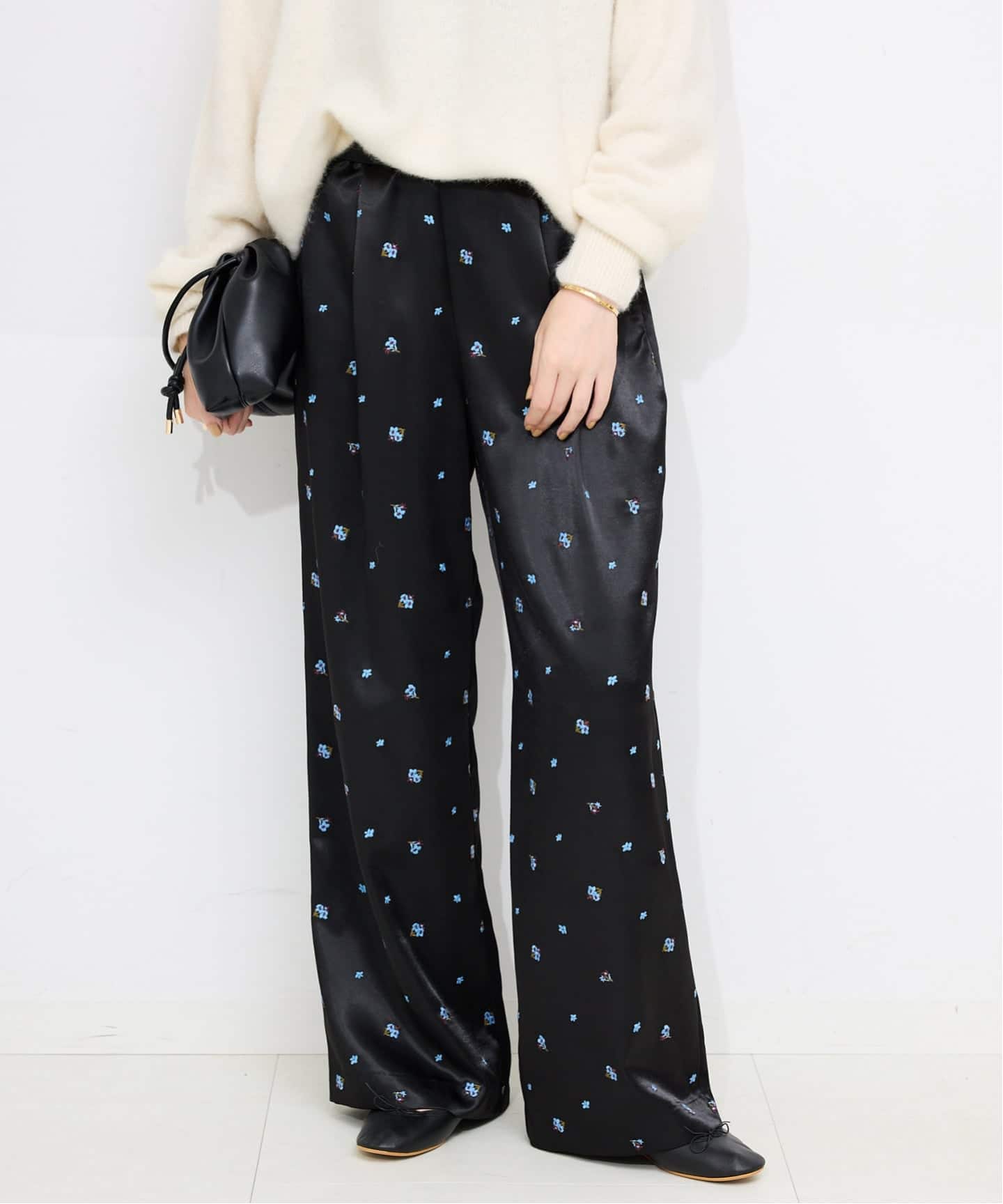 flowerサテンストレートイージーパンツ（その他パンツ）｜SLOBE IENA