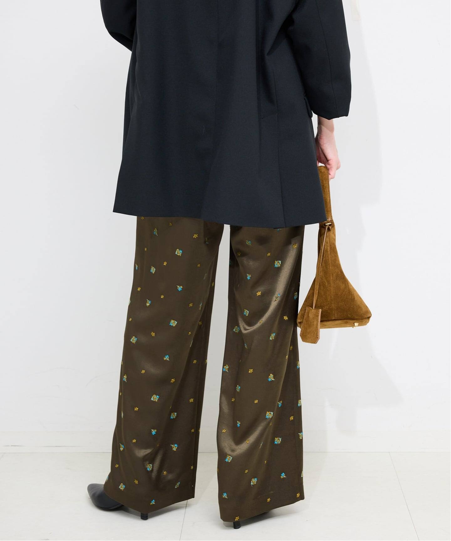 flowerサテンストレートイージーパンツ（その他パンツ）｜SLOBE IENA