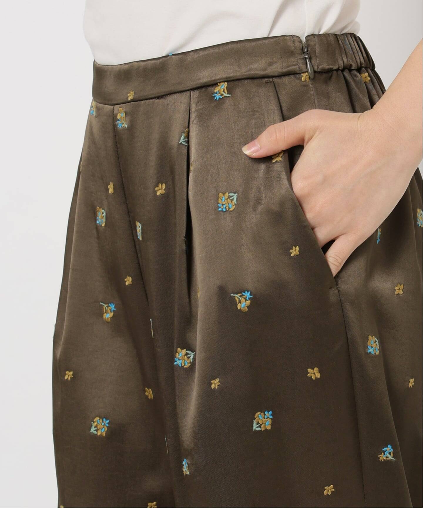 flowerサテンストレートイージーパンツ（その他パンツ）｜SLOBE IENA