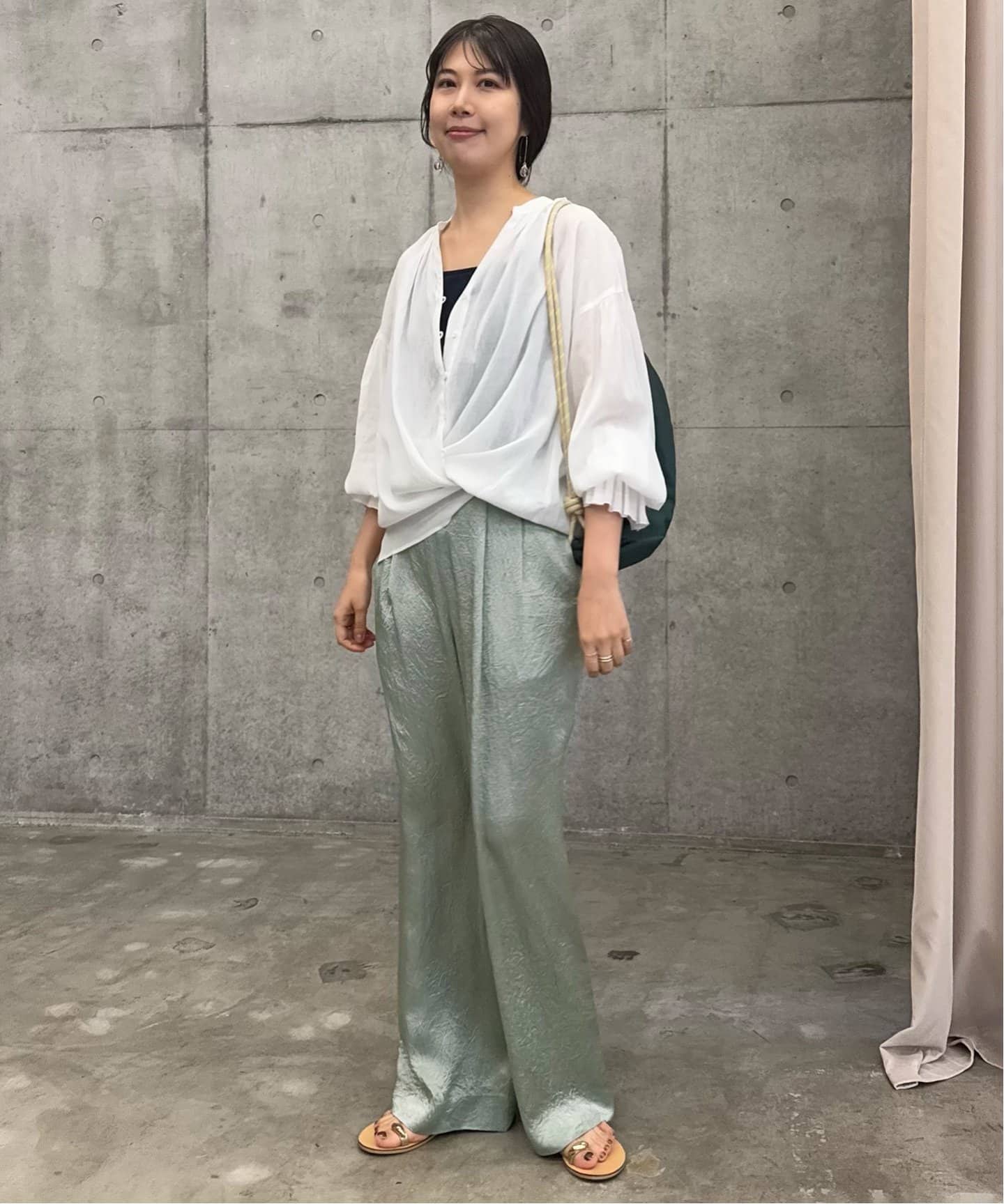 スローブイエナ　SAKOMIYAサテンパンツ　ナチュラル　40 スローブイエナ SAKOMIYAサテンパンツ ナチュラル 40 - メルカリ