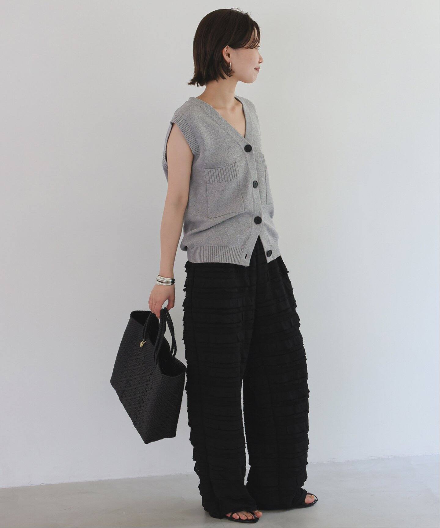 SLOBE IENA フリルカットパンツ ブラック38 SLOBE IENA フリルカットパンツ ブラック38 - メルカリ