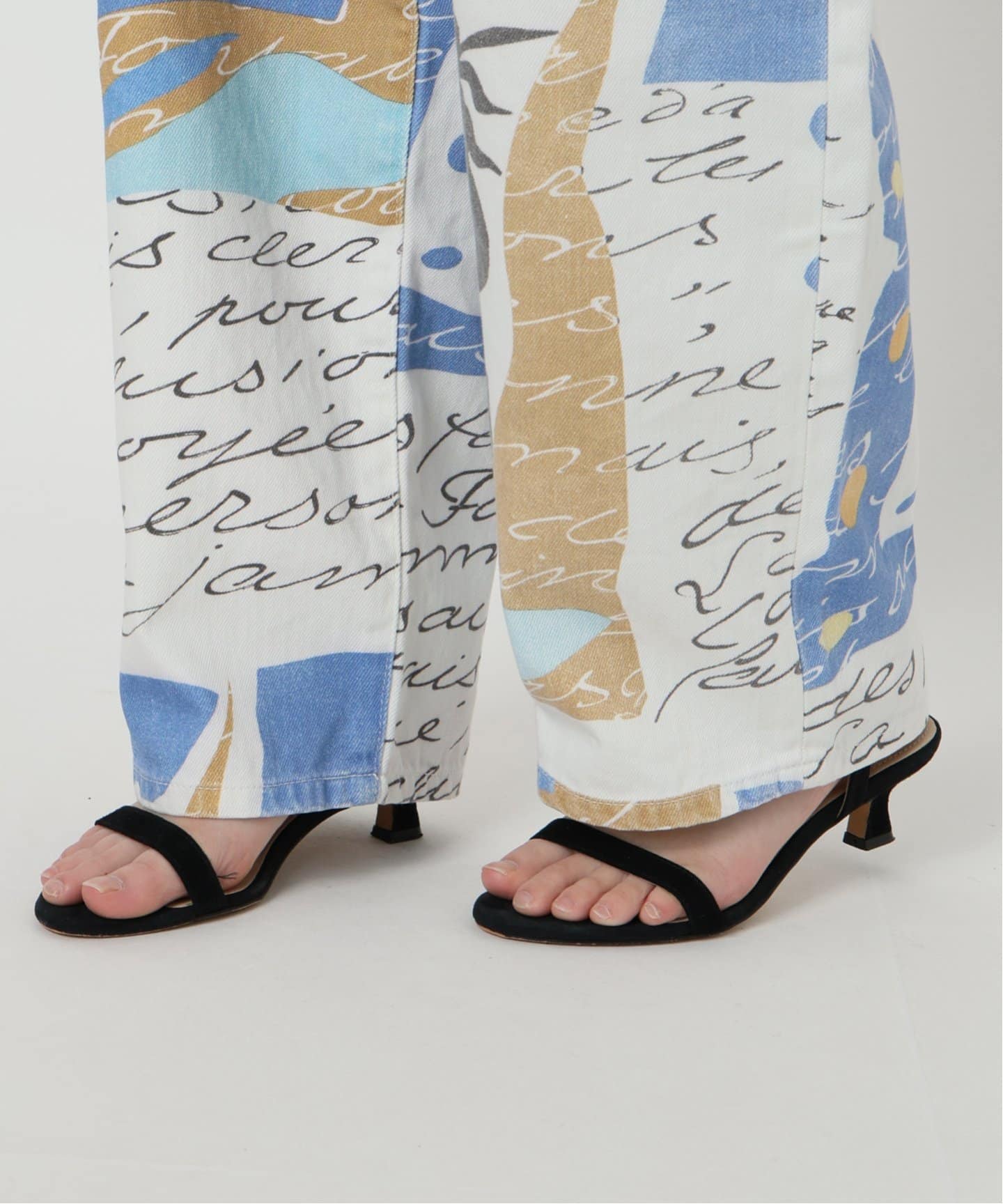 ゆ*じ様 SLOBE IENA LEDENIM アートルーズストレートパンツ LEDENIM アートルーズストレート（デニムパンツ・ジーンズ