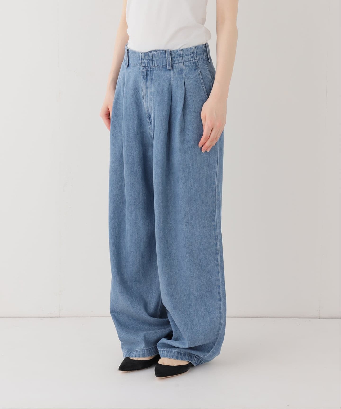 【タグ付き】スローブイエナ LEDENIM TUCK TROUSERデニム　38 4サイズ展開/追加3》LEDENIM TUCK TROUSERデニム（デニムパンツ