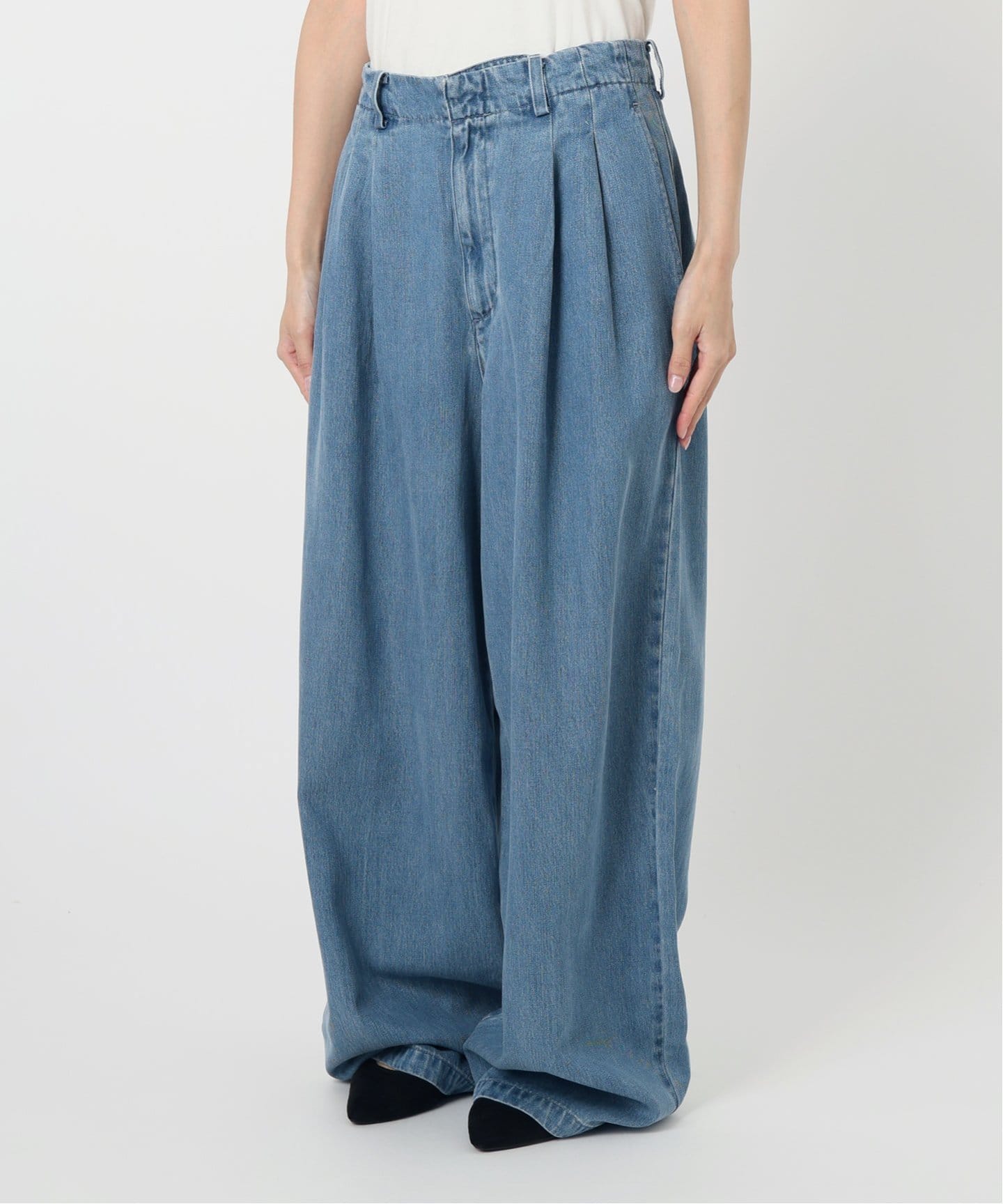 パンツ SLOBE IENA LEDENIM TUCK TROUSER38 WEB限定/追加4予約》LEDENIM TUCK TROUSER（デニムパンツ