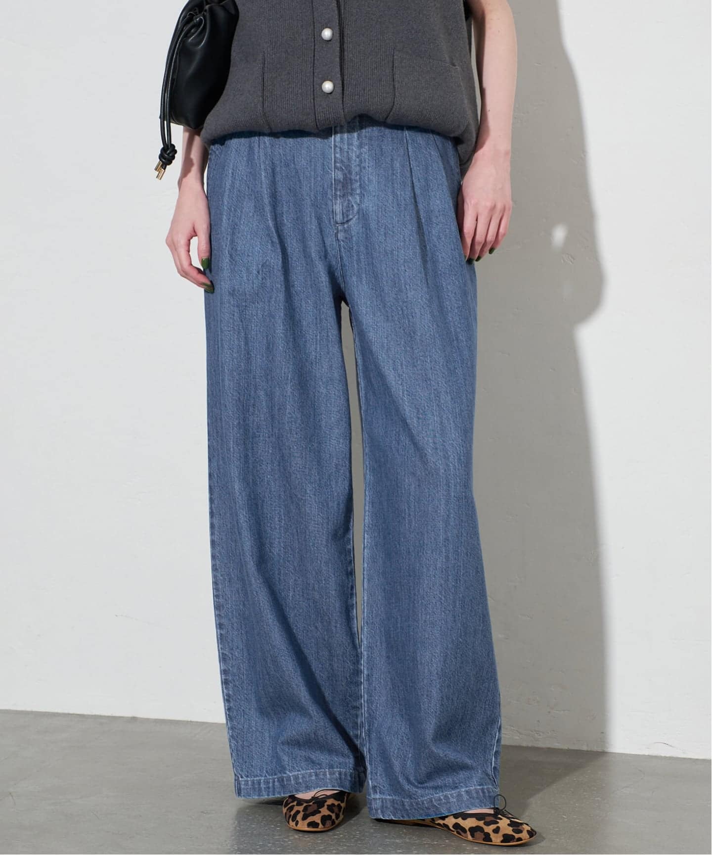 4サイズ展開/予約》LEDENIM BLUR TUCK TROUSERデニム（デニム