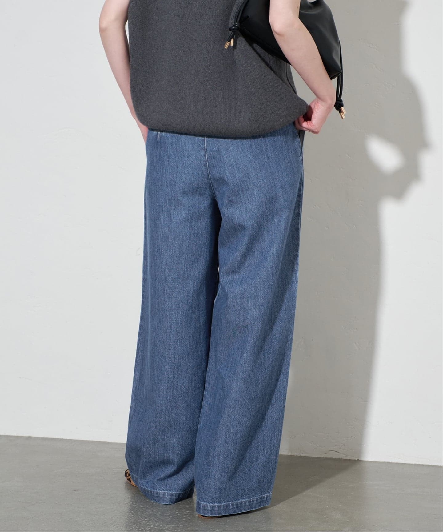 4サイズ展開/予約》LEDENIM BLUR TUCK TROUSERデニム（デニム