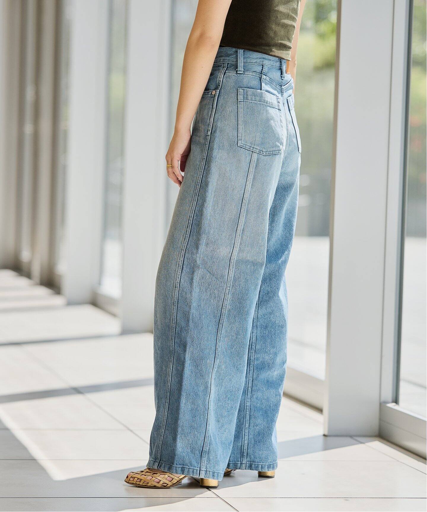 IENA LA BOUCLE ソフトデニムシルエットパンツ（デニムパンツ 