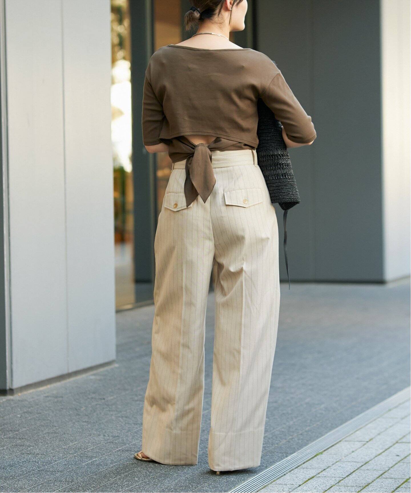 IENA LA BOUCLE ストライプベルテッドタックパンツ（スラックス