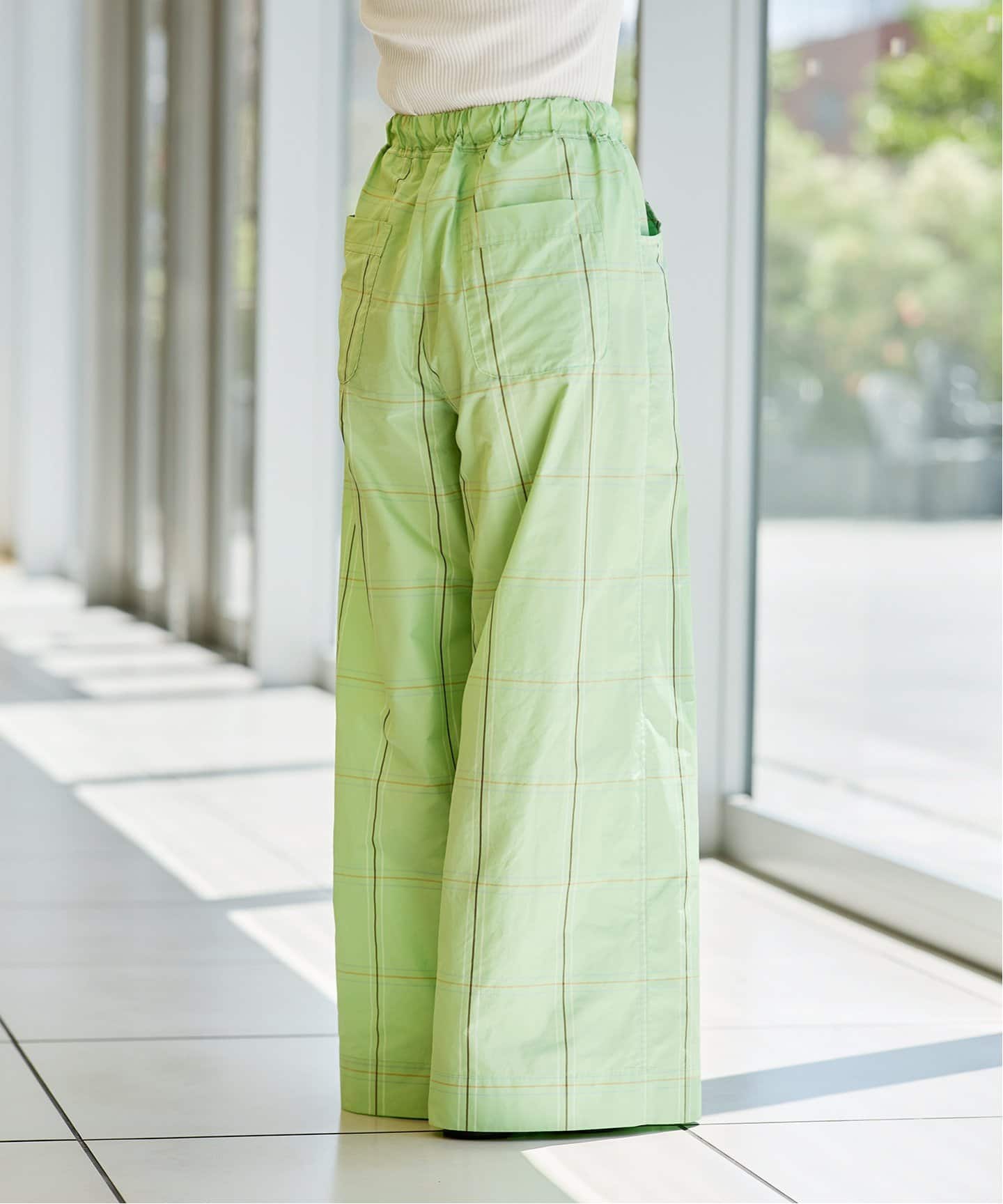 美品 IENAイエナ ライトタフタショートギャザーブラウス チャコールグレー