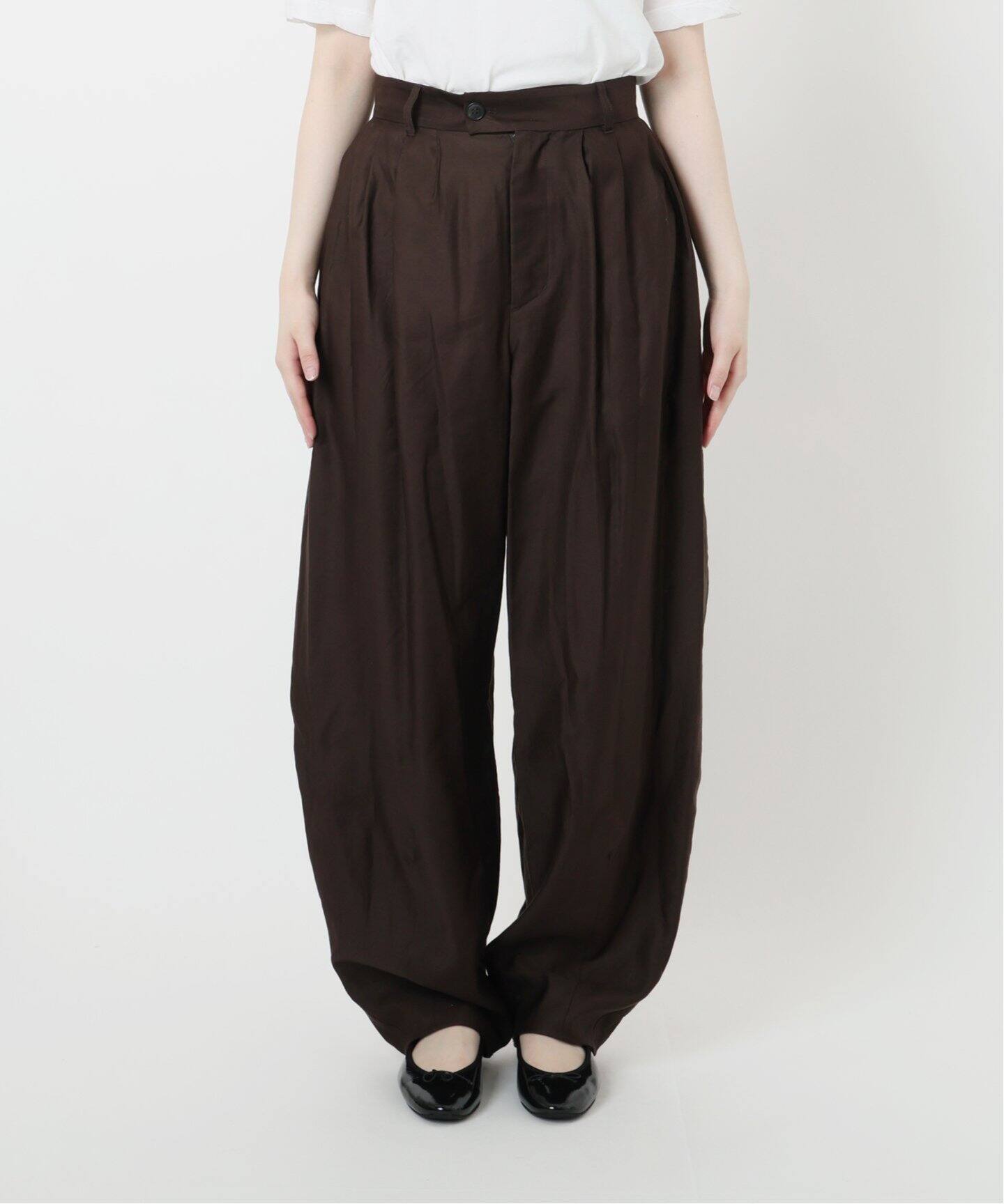 IENA LA BOUCLE ブライトコットンタックパンツ（スラックス