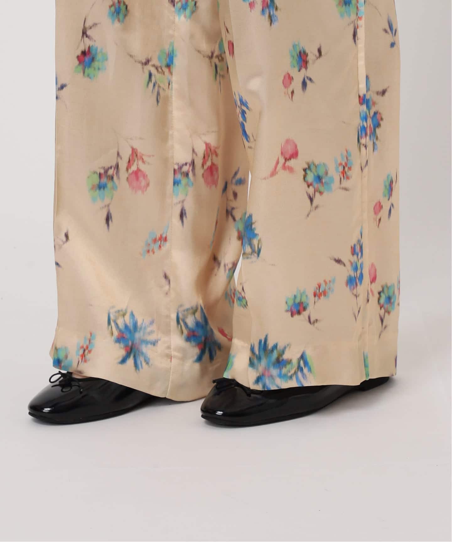 IENA LA BOUCLE ボタニカルプリントイージーパンツ（その他パンツ