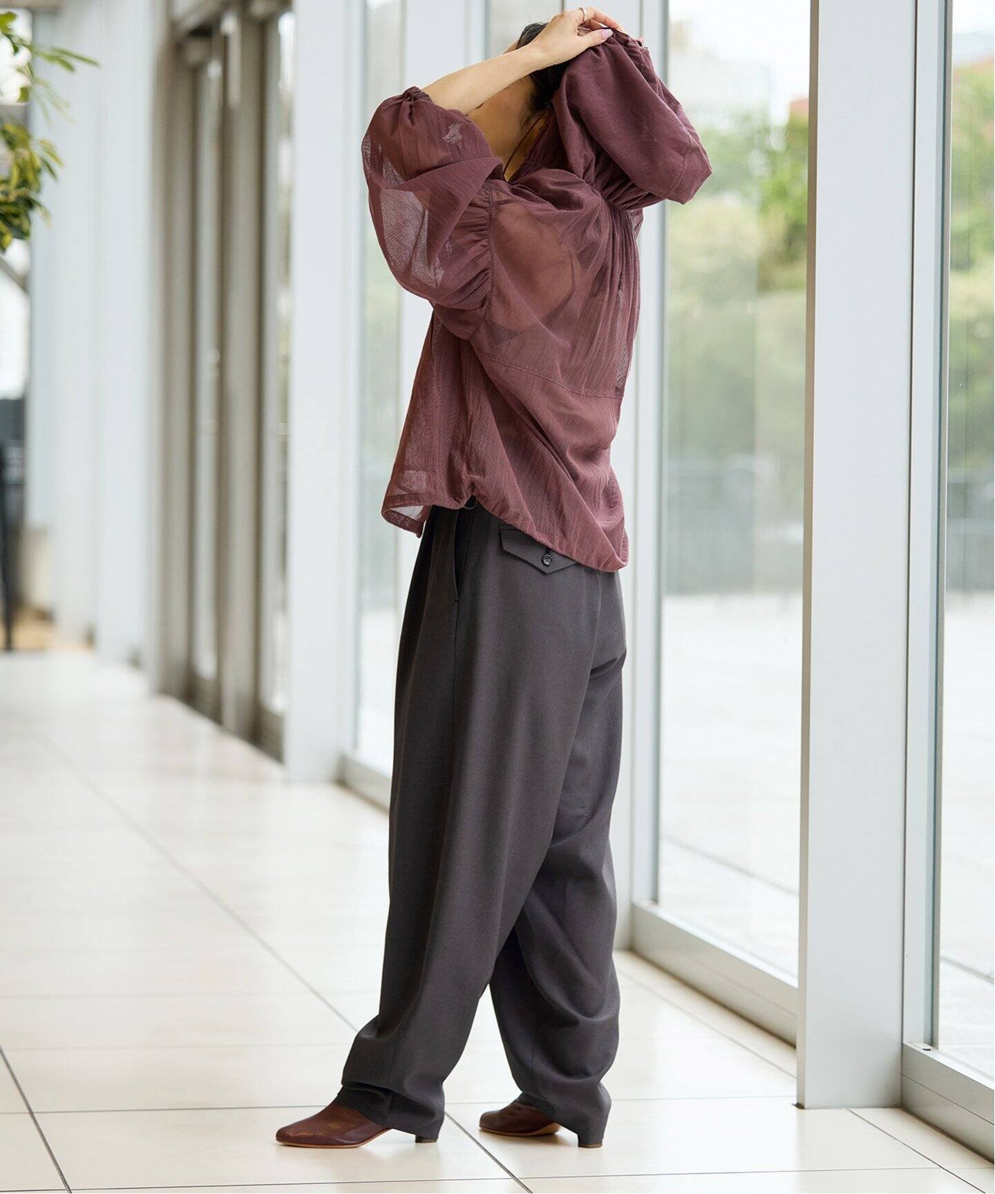 IENA LA BOUCLE カーブボリュームパンツ（スラックス）｜IENA