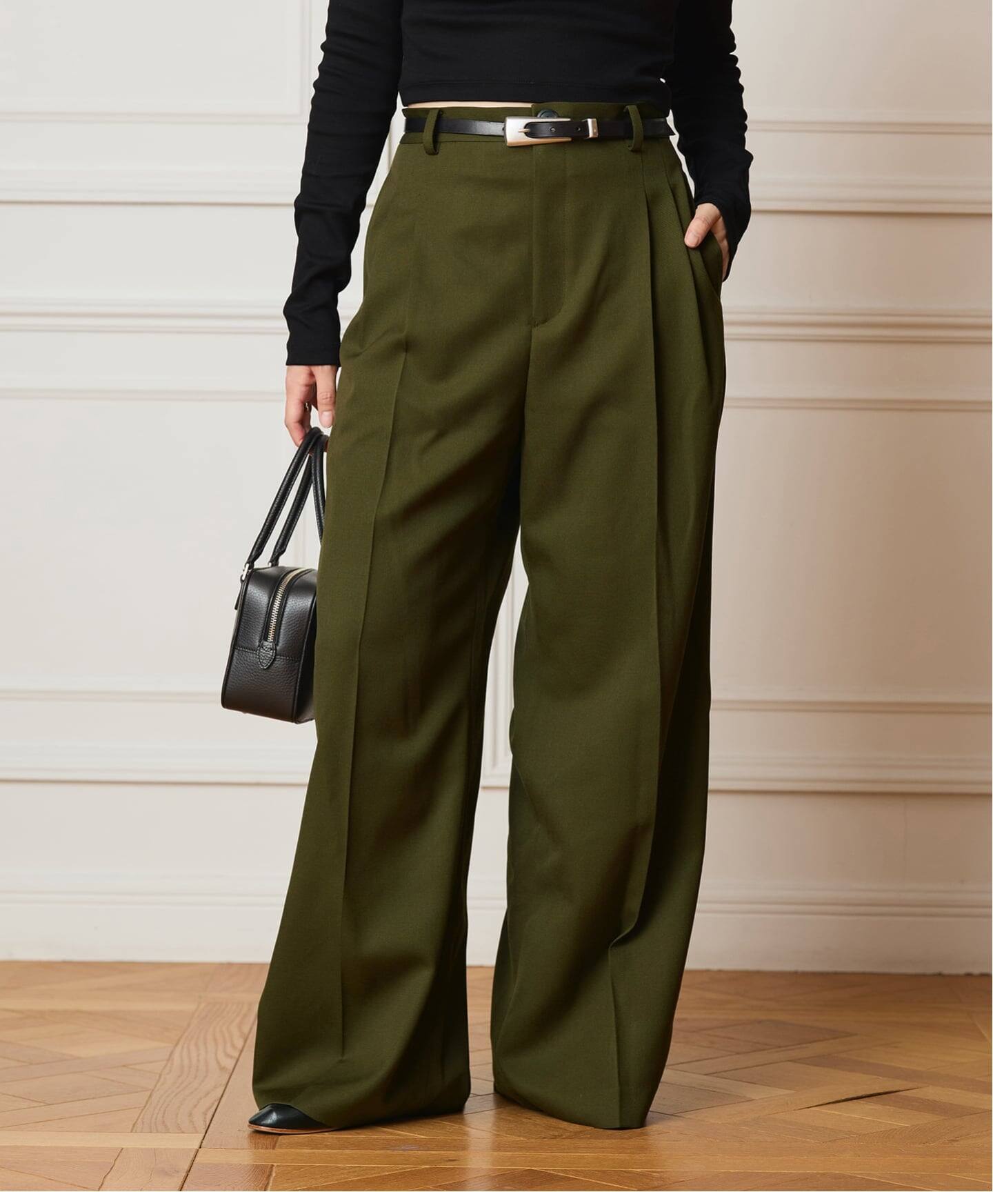 IENA LA BOUCLE サイドタックストレートパンツ（スラックス）｜IENA