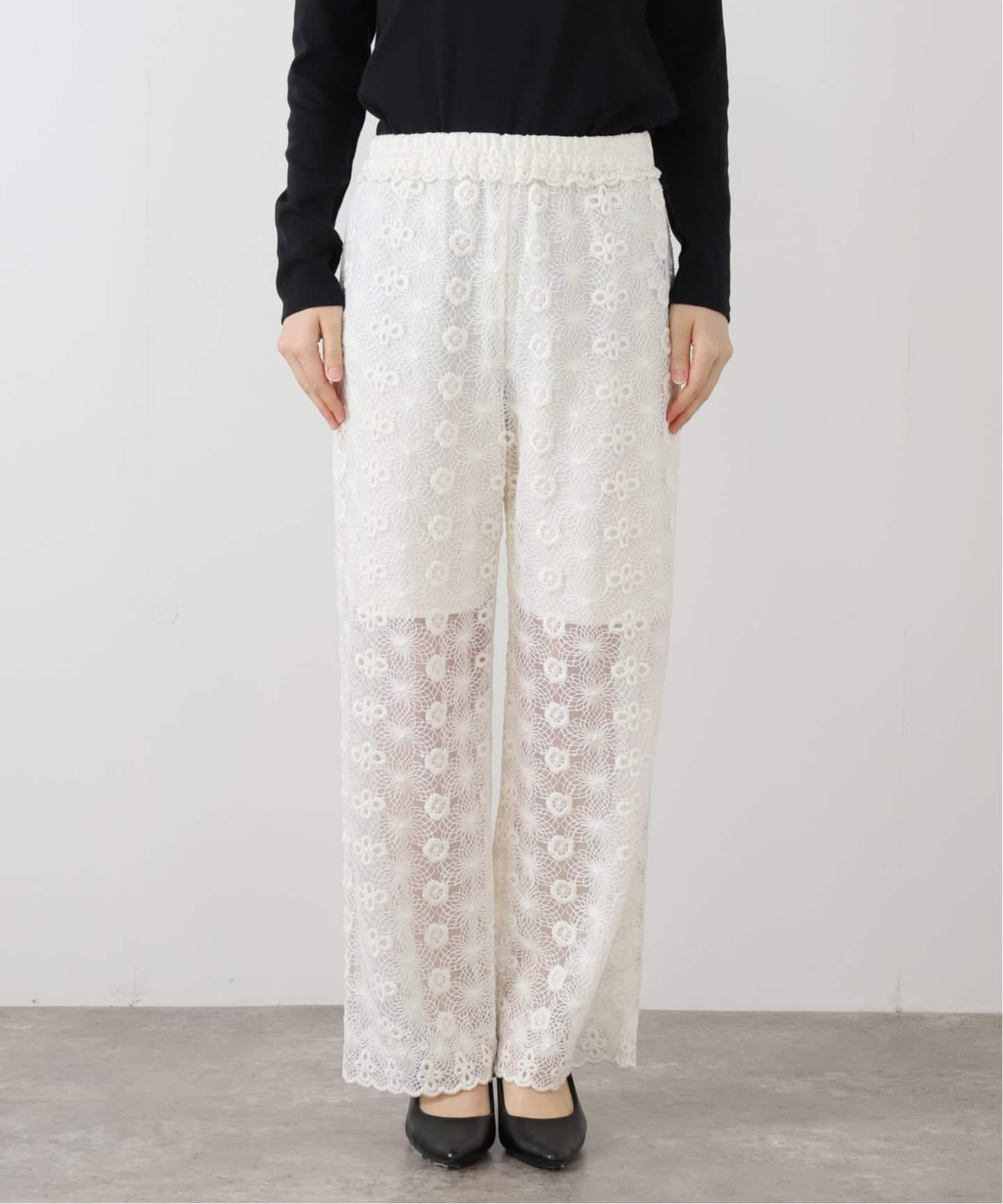 美品　IENA LA BOUCLE ペイズリージャガード フレアパンツ　日本製 IENA LA BOUCLE（イエナラブークル）の「IENA LA BOUCLE ドット
