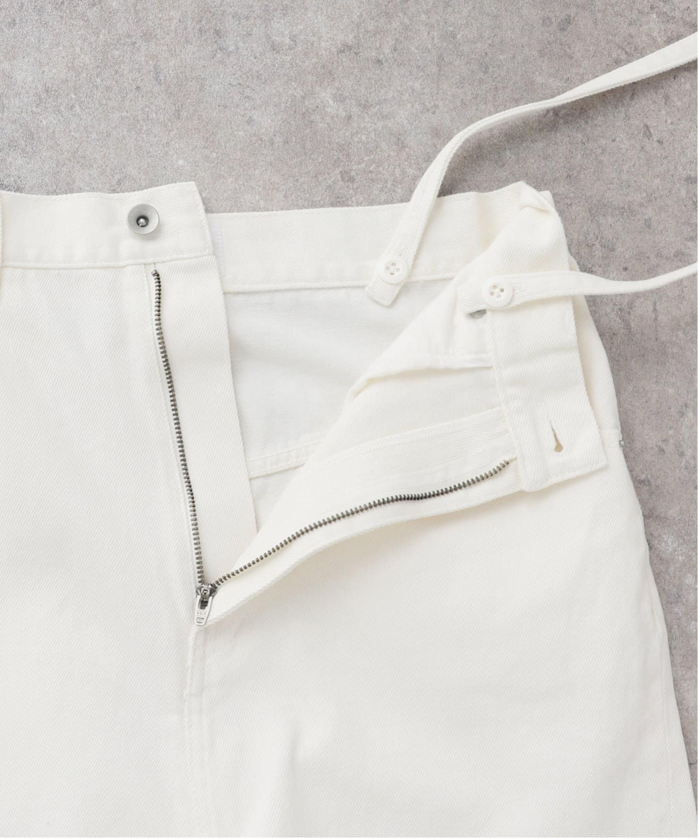 IENA LA BOUCLE ハイウエストホワイトデニムパンツ IENA LA BOUCLE ハイウエストホワイトデニムパンツ（デニム