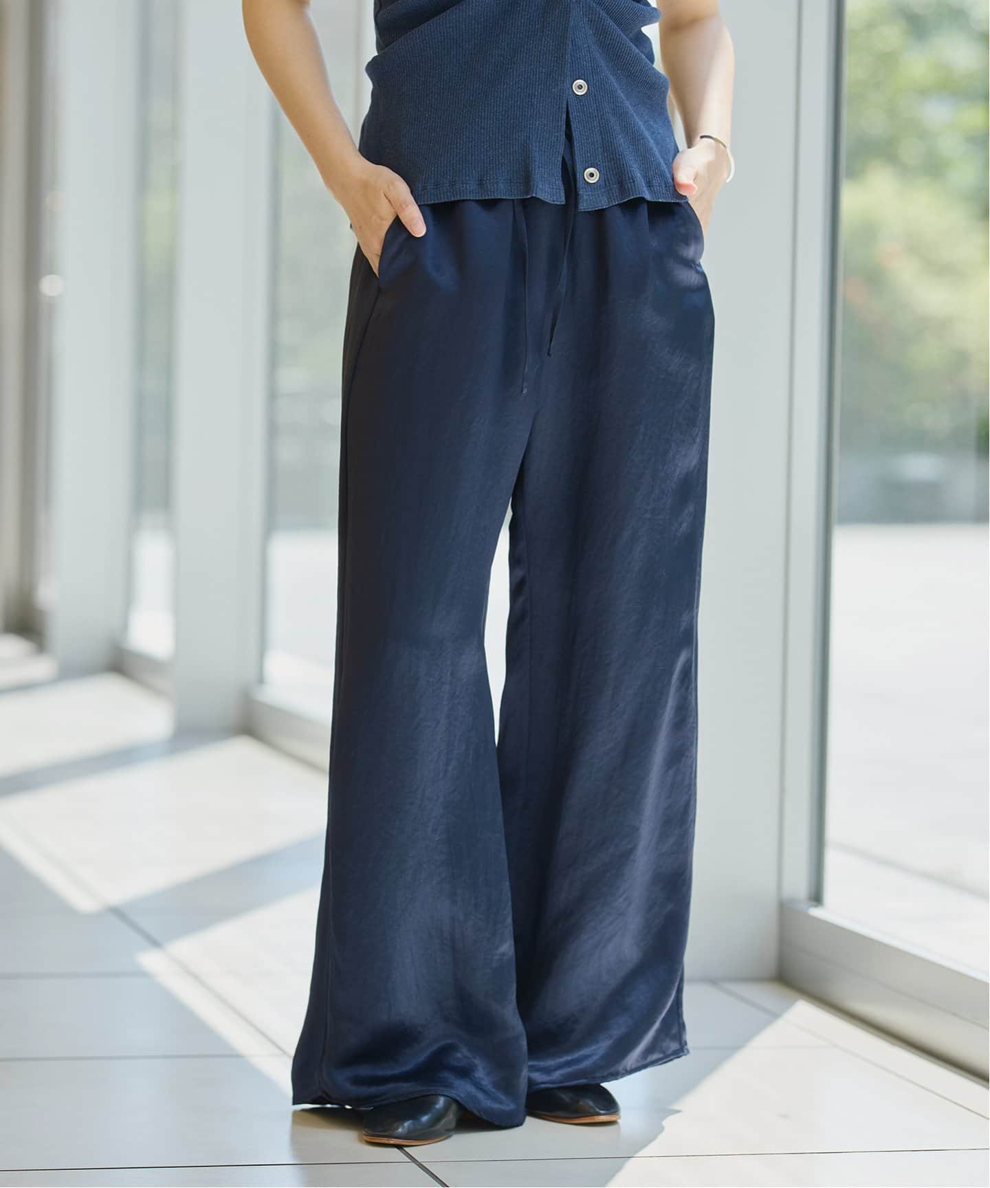 IENA LA BOUCLE サテンイージーパンツ（その他パンツ）｜IENA（イエナ