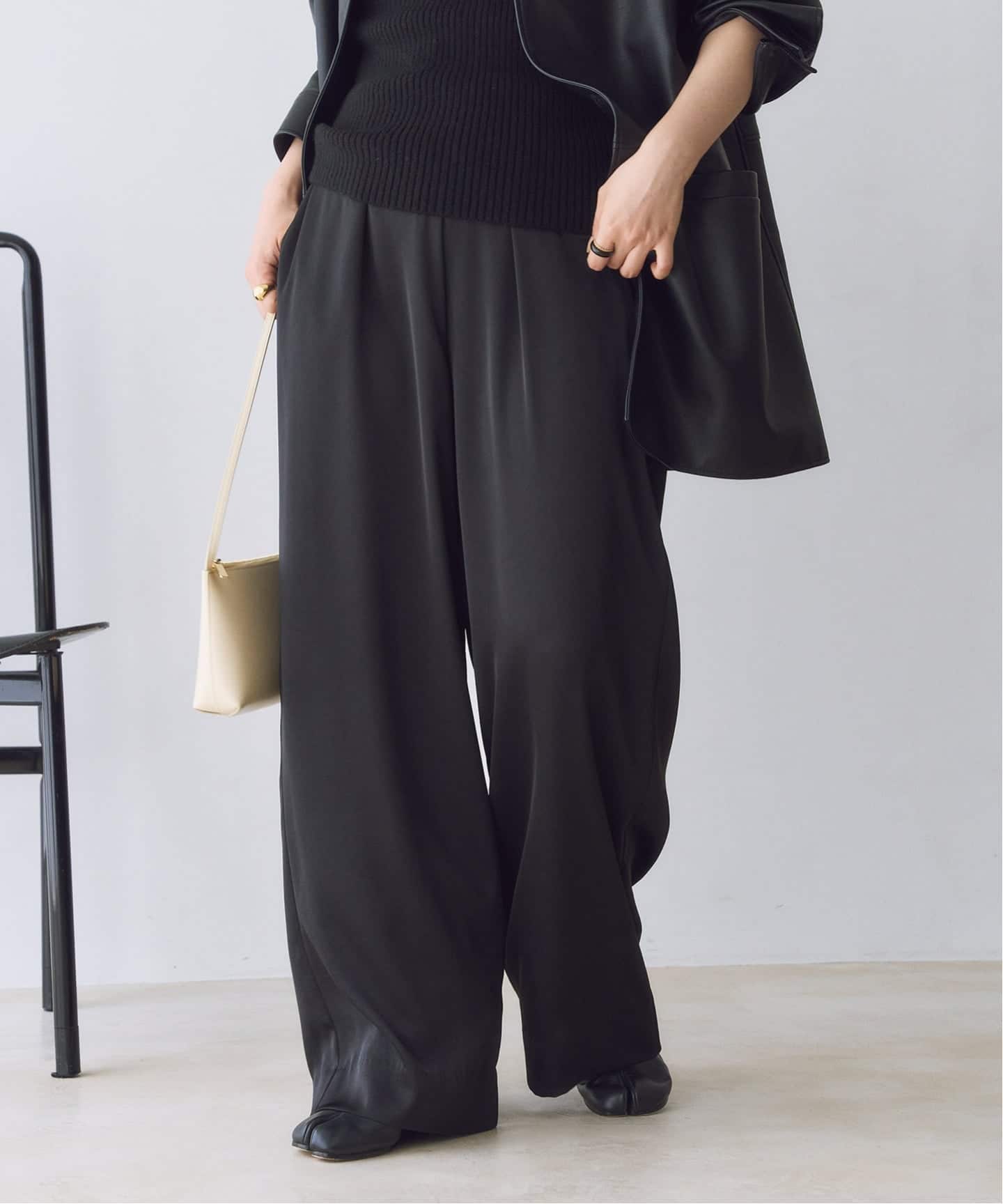 週末セール新品未使用⭐︎Plage dull satin relax パンツ38 週末セール新品未使用⭐︎Plage dull satin relax パンツ38