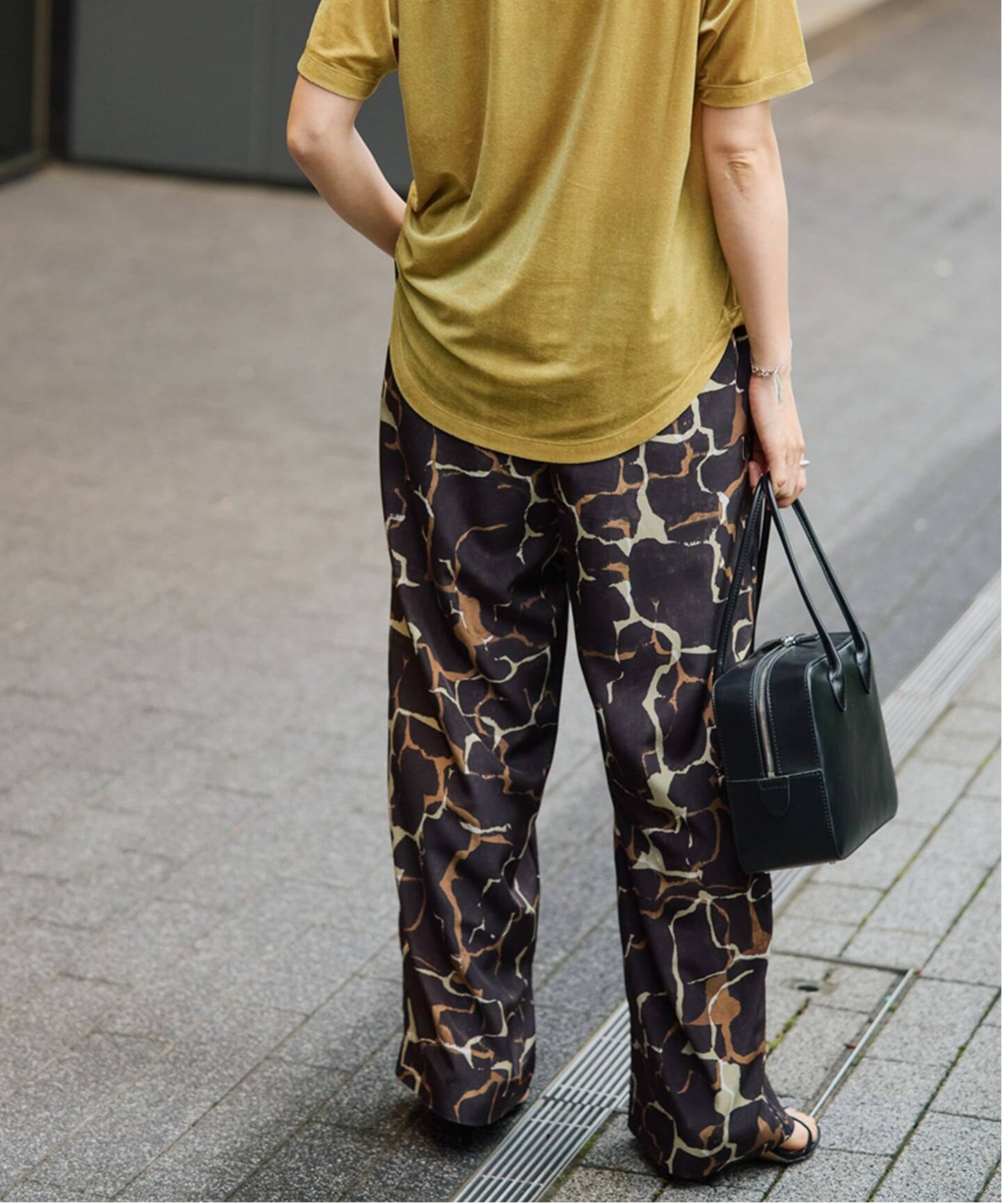 新品タグ付　VERMEIL par IENA 大花プリントドロストパンツ　ワイド VERMEIL par iena レディース パンツ ドローイングフラワー