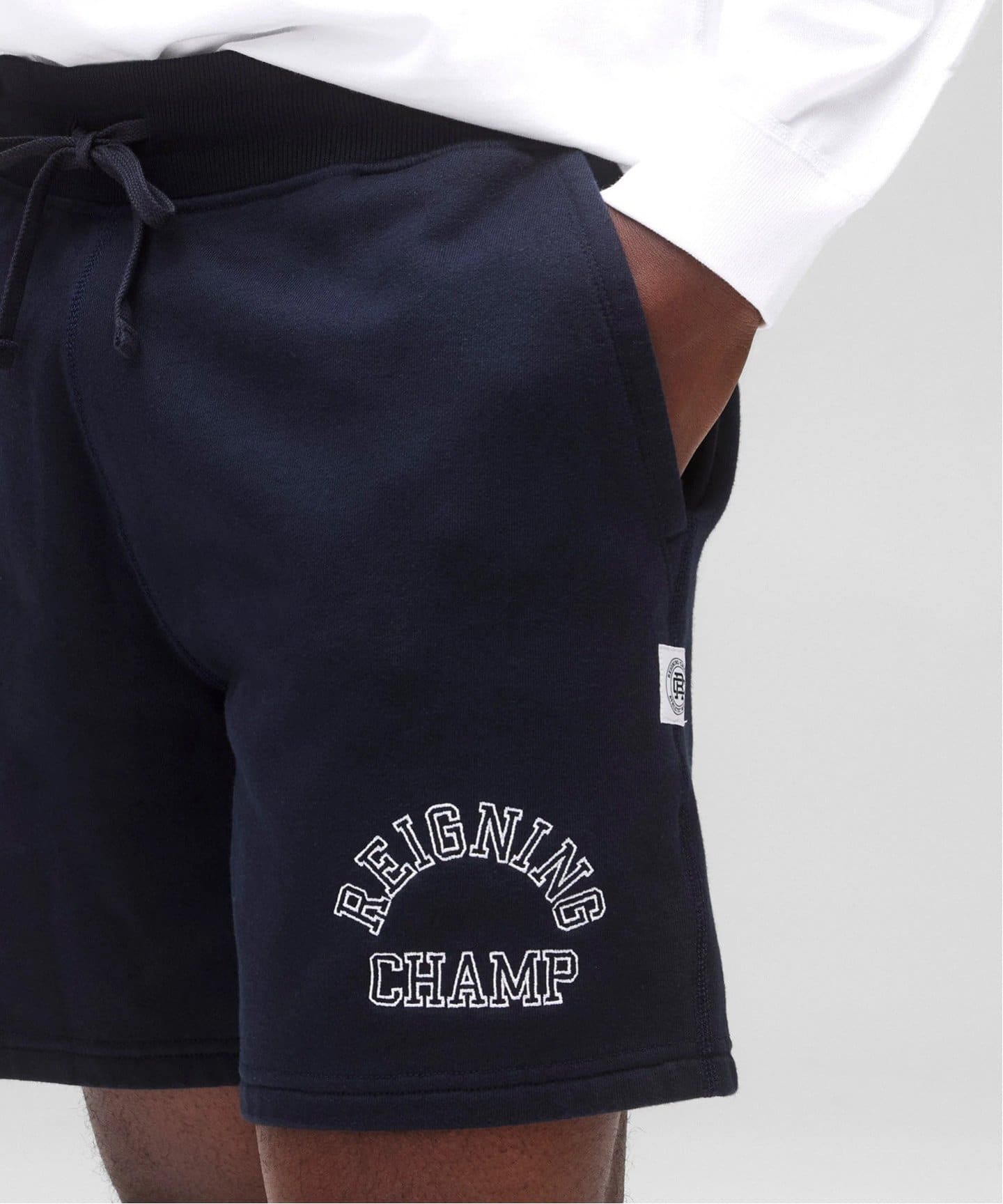 MIDWEIGHT TERRY ARCH LOGO STANDARD SWEATSHORT 6