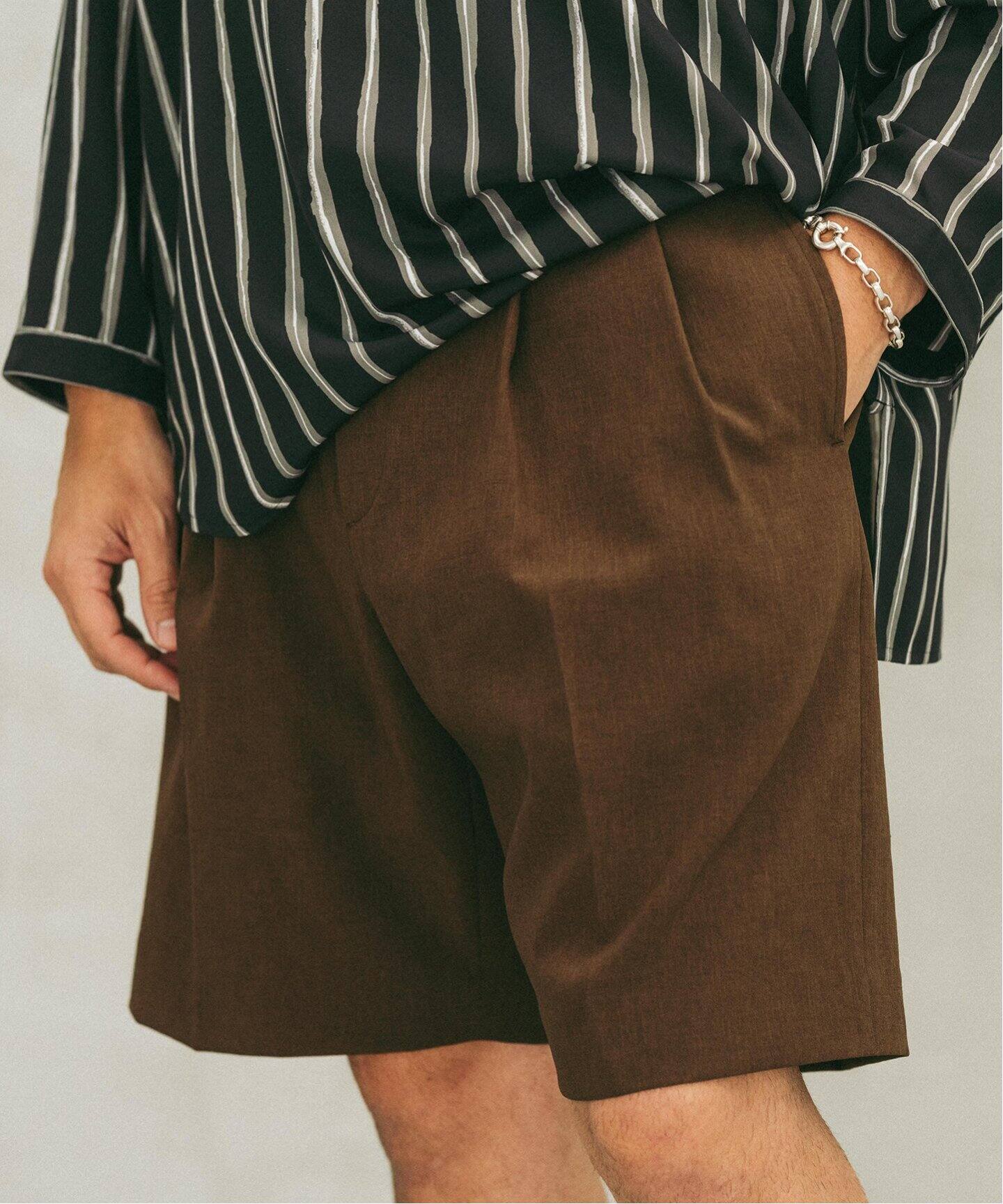 シャンタン ベルテッド 2プリーツ ショーツ（ショート・ハーフパンツ