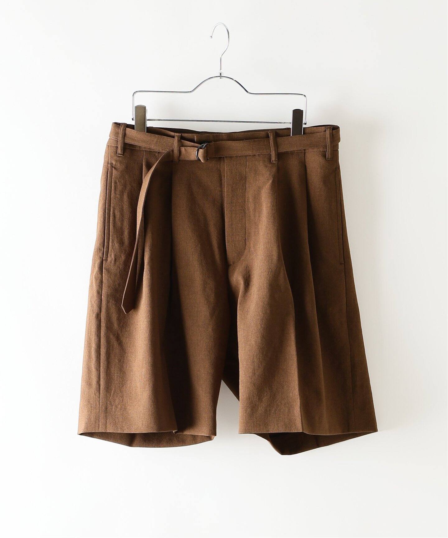 シャンタン ベルテッド 2プリーツ ショーツ（ショート・ハーフパンツ