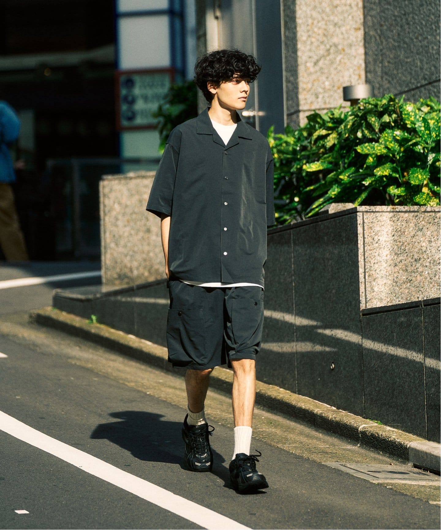 「417 EDIFICE 」サッカー カーゴショートパンツ・オープンカラーシャツ サッカー カーゴショートパンツ（カーゴパンツ）｜417 EDIFICE