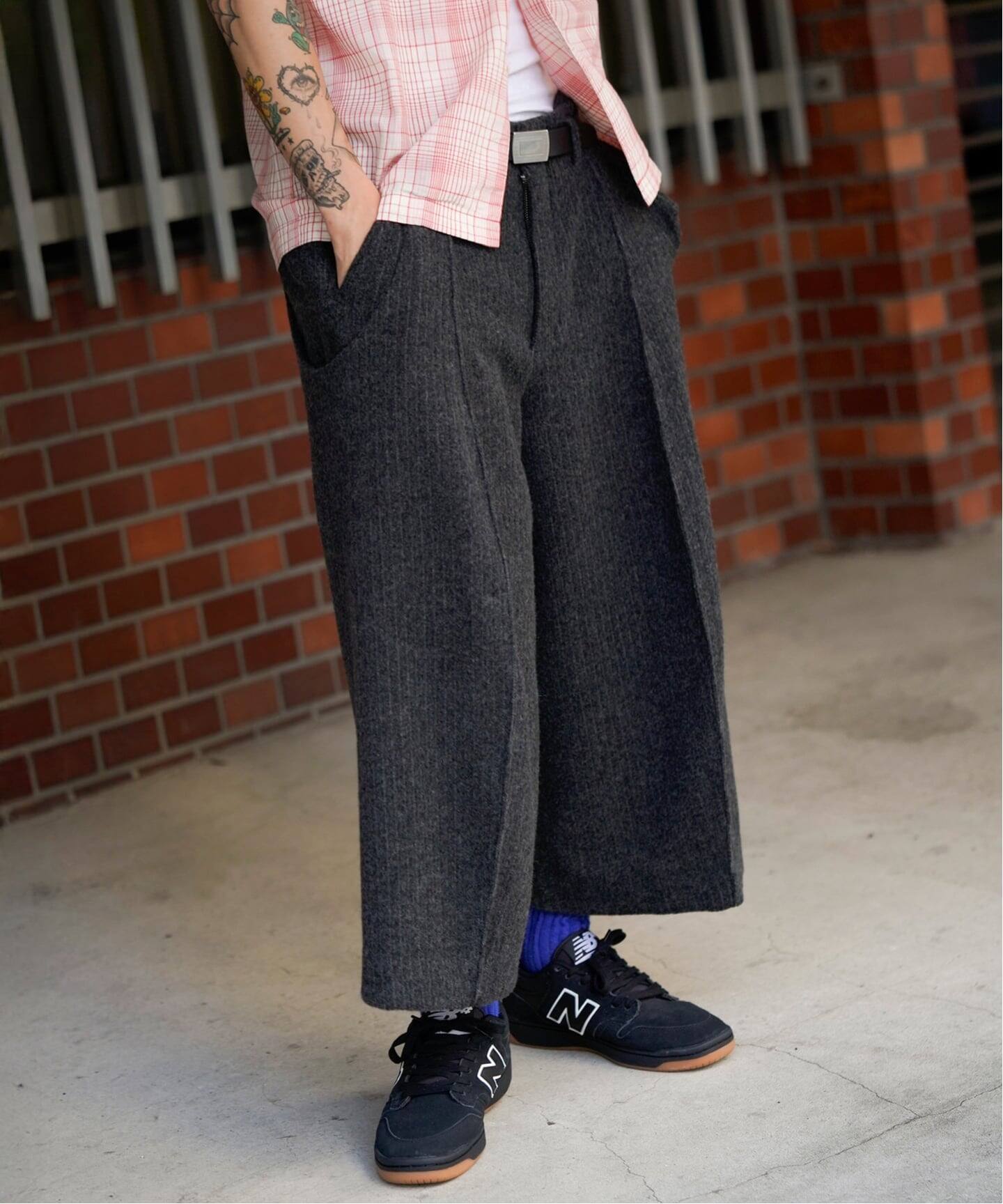 NVRFRGT / ネヴァーフォーゲット S CURVED UTILITY CAPRI TROUSERS