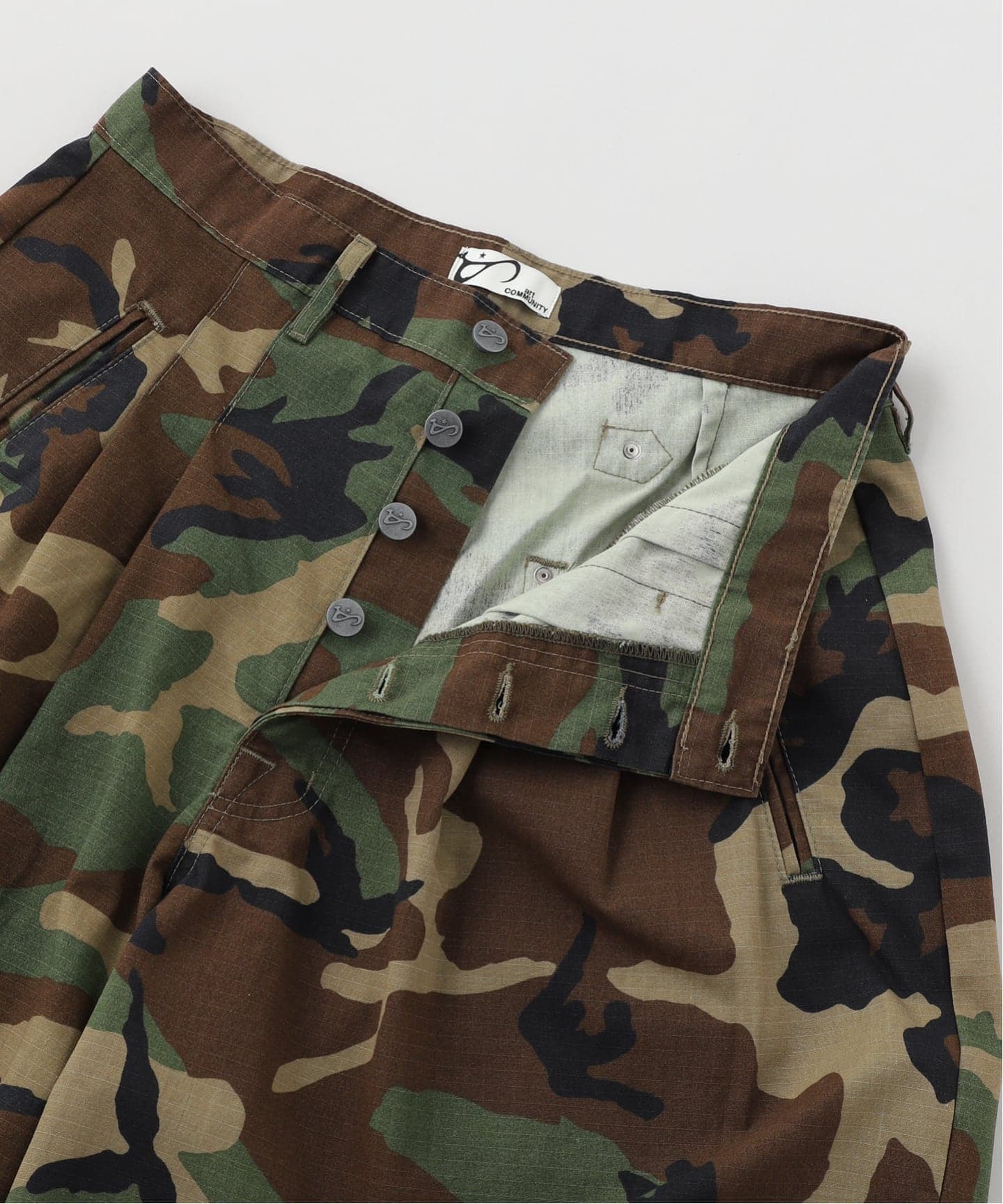 art COMMUNITY / アートコミュニティ Ripstop Camo Diptych Jort