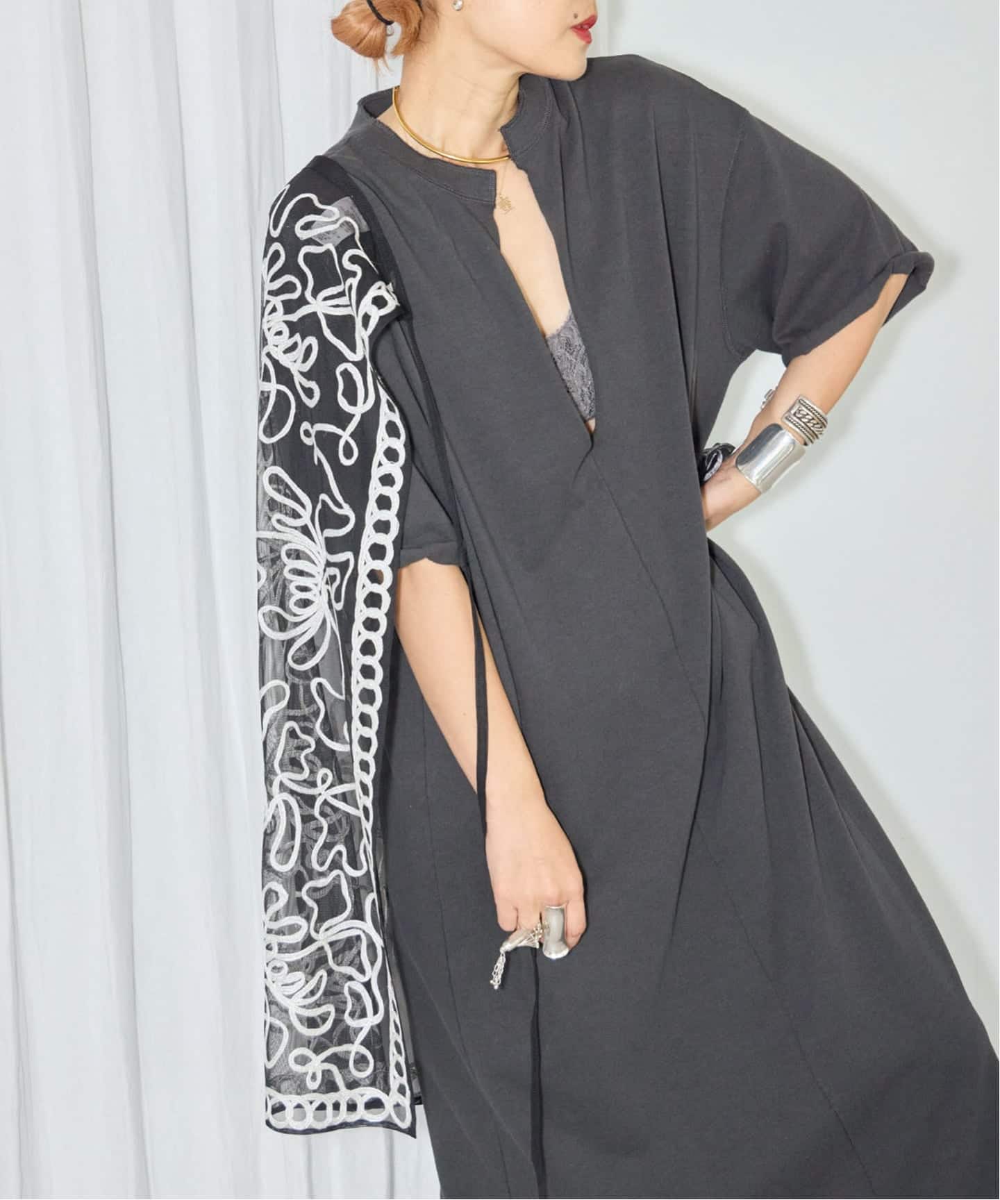 ワンピース key neck embroidery dress key neck embroidery dress / キーネックエンブロイダリードレス